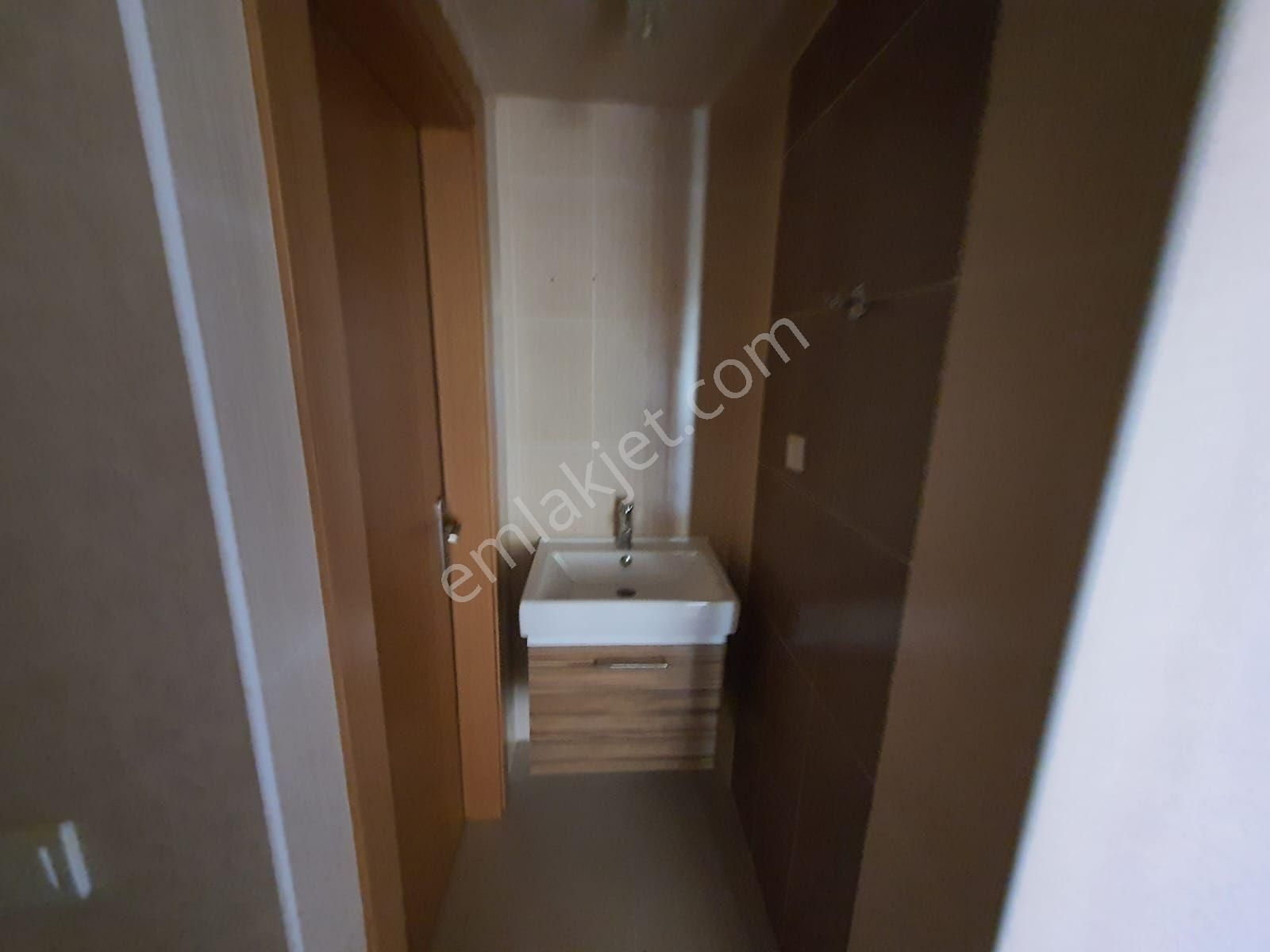 Hoşdere Caddesi Üzerinde Yapılı Giriş Kat 3+1 Kiralık Daire - Görsel 17