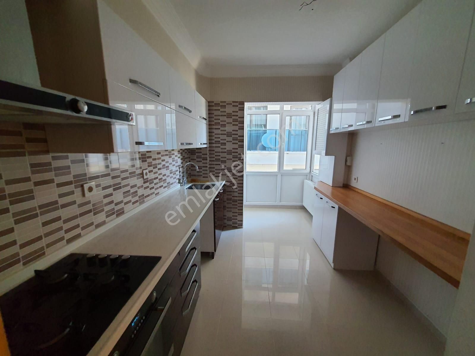 Hoşdere Caddesi Üzerinde Yapılı Giriş Kat 3+1 Kiralık Daire - Görsel 8