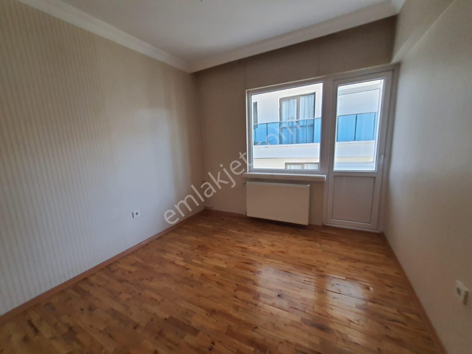 Hoşdere Caddesi Üzerinde Yapılı Giriş Kat 3+1 Kiralık Daire - Görsel 18