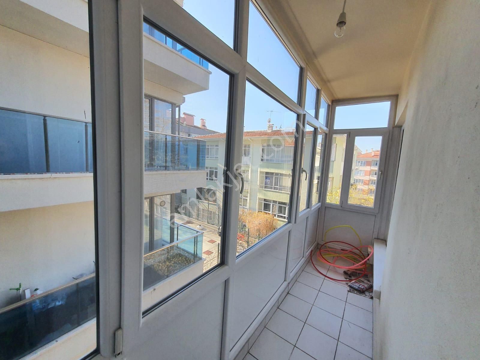 Hoşdere Caddesi Üzerinde Yapılı Giriş Kat 3+1 Kiralık Daire - Görsel 14