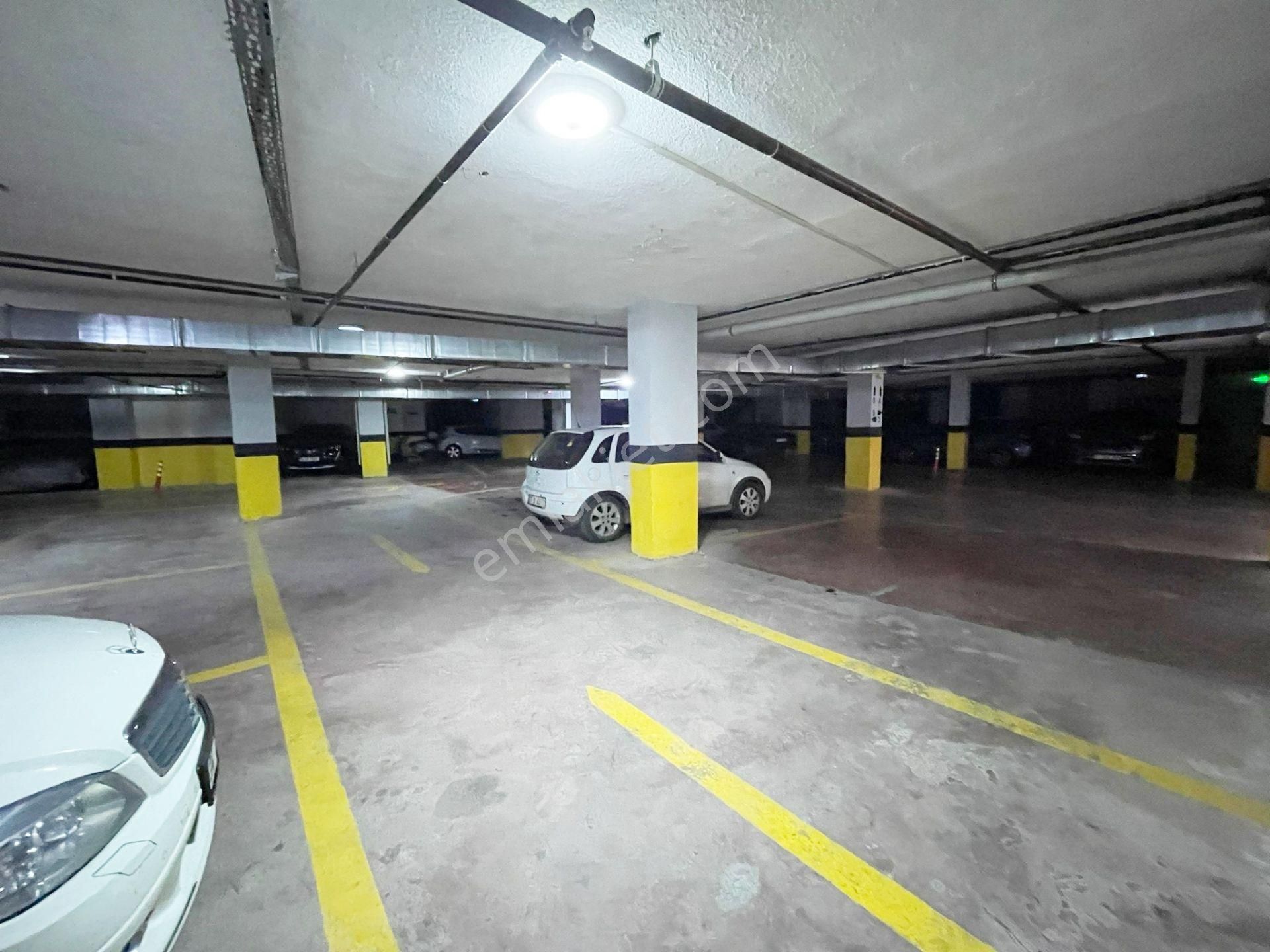 Mertcan'dan Havuzlu Güvenlikli Sitede İskanlı Balkonlu 2+1 Daire - Görsel 24