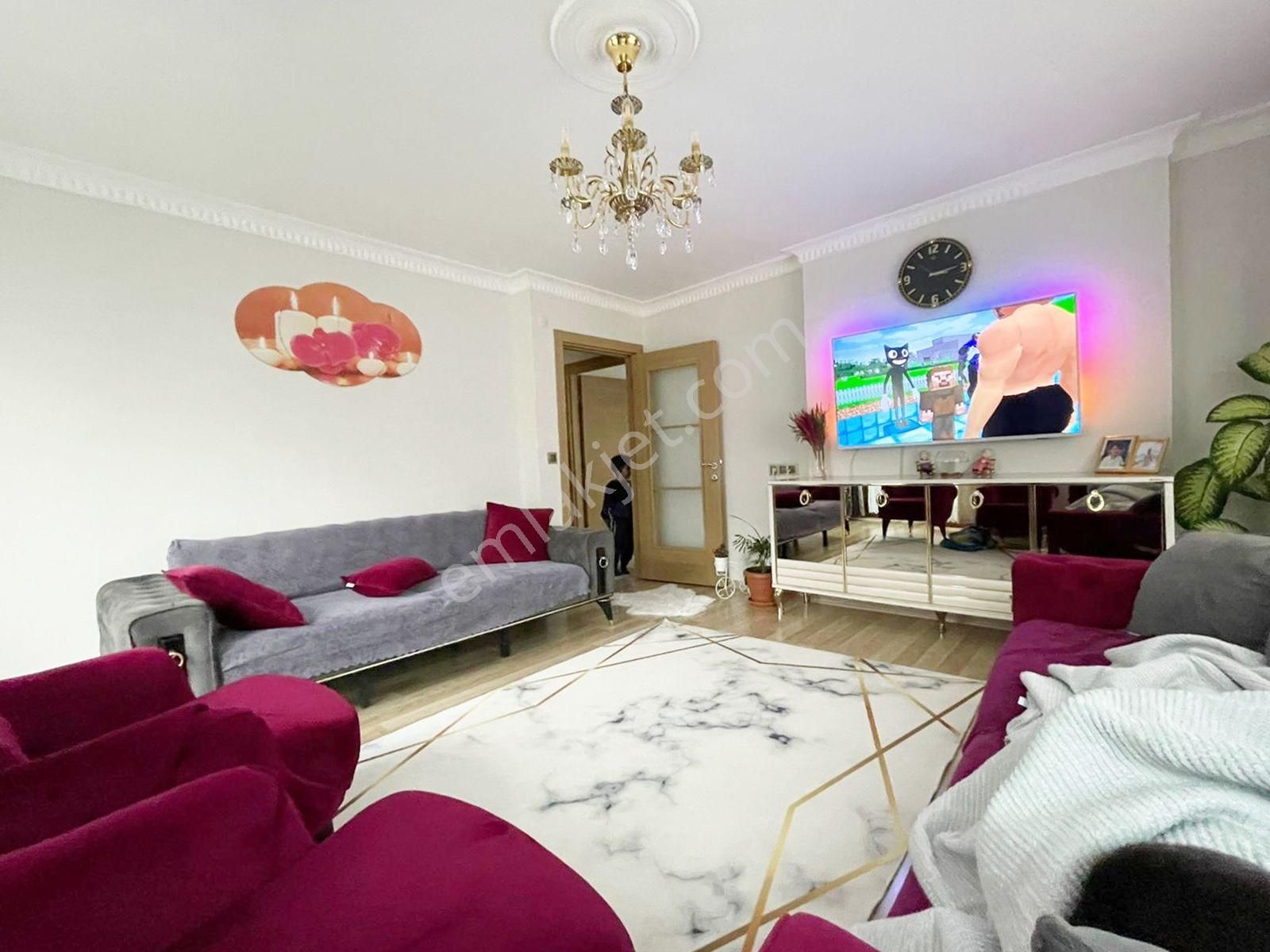 Mertcan'dan Havuzlu Güvenlikli Sitede İskanlı Balkonlu 2+1 Daire - Görsel 3