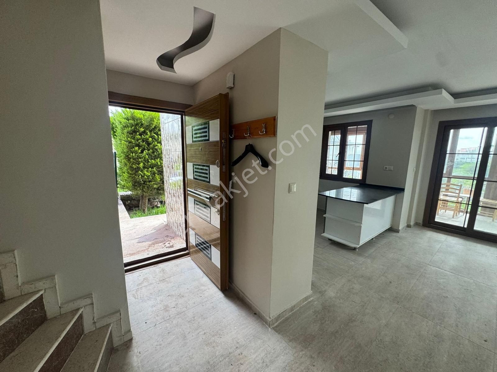 Çandarlıda Deniz Manzaralı Müstakil Villa! - Görsel 15