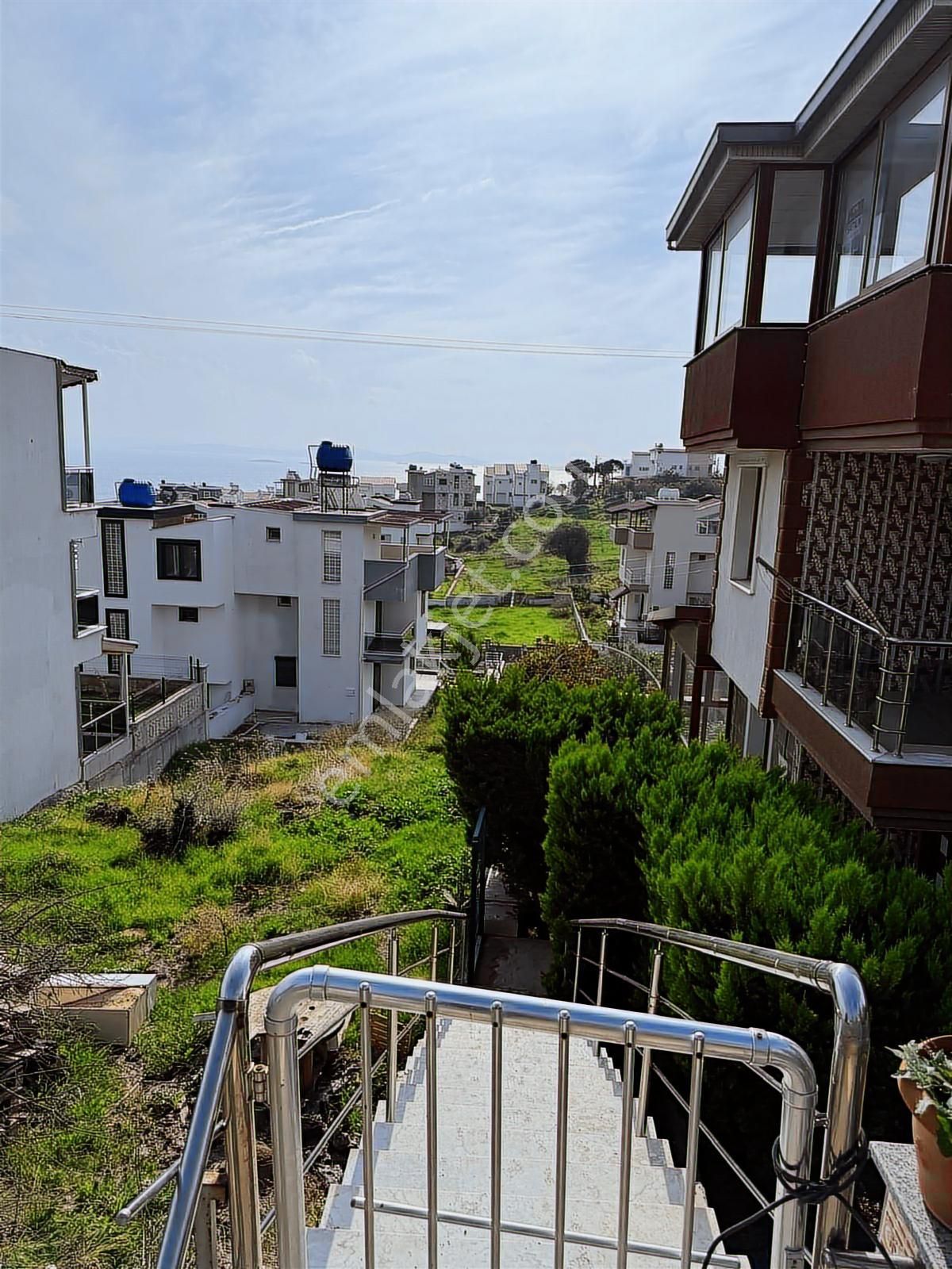 Çandarlıda Deniz Manzaralı Müstakil Villa! - Görsel 12