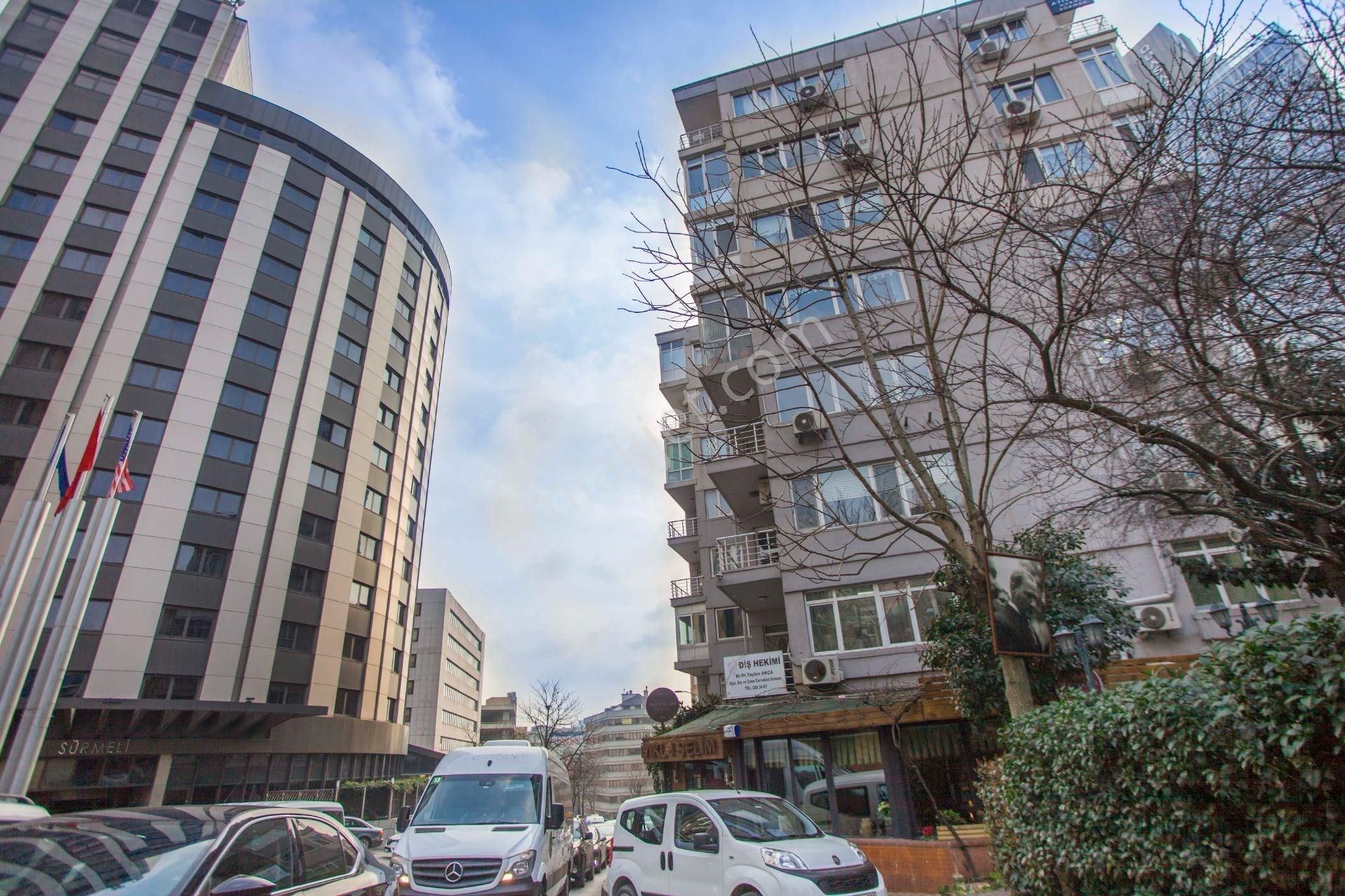 Gayrettepe'de Merkezi Konumda Kiralık Dükkan - Görsel 18