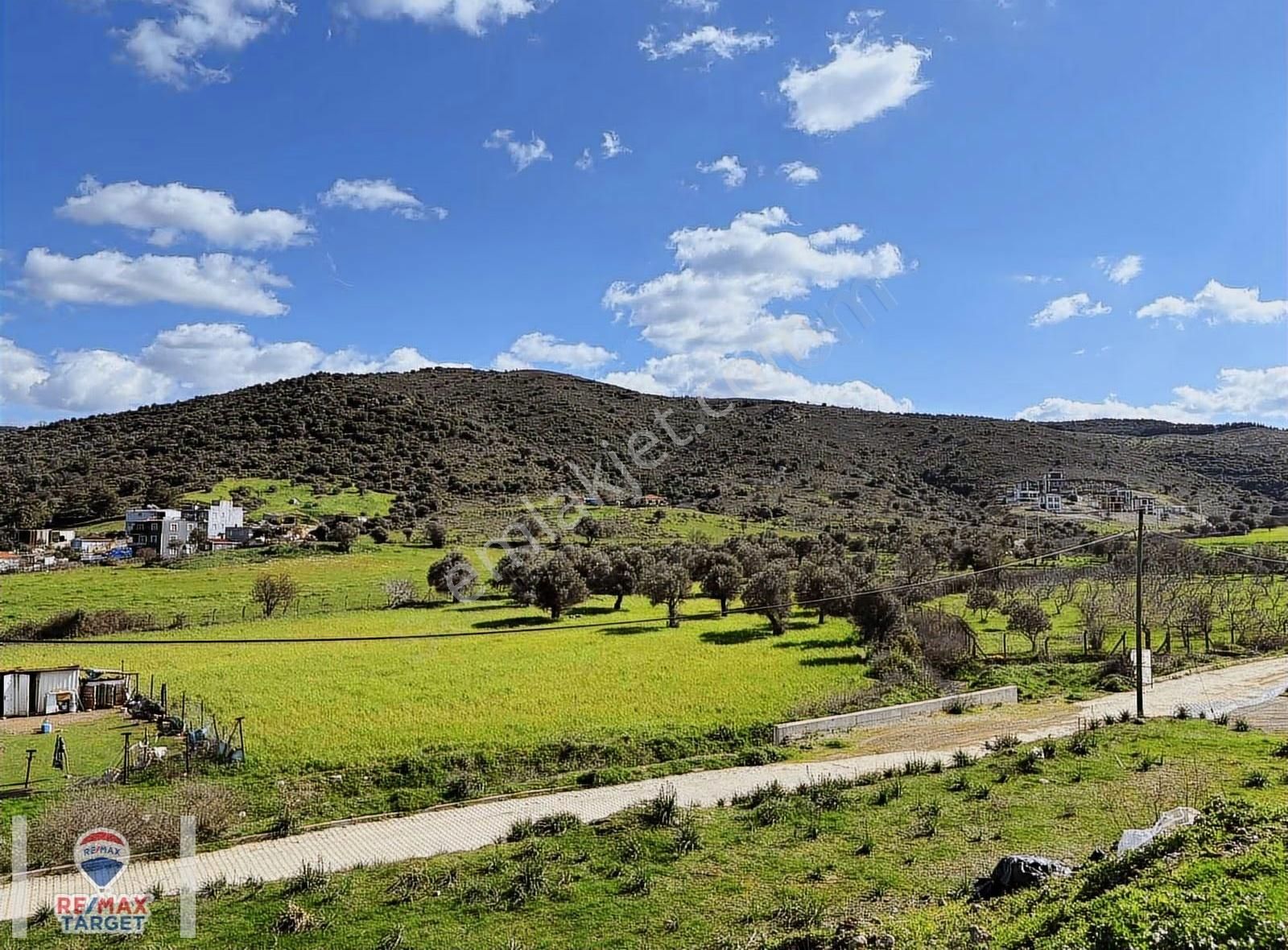 Güzelbahçe Çamlı Etrafı Villa Siteleri İle Çevrili Arazi - Görsel 8