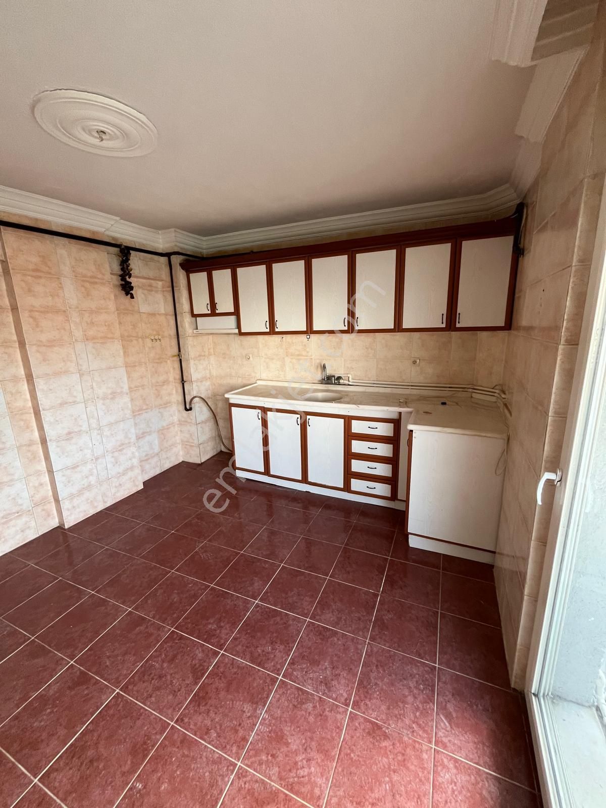 Söke Atatürk'te Asansörlü,doğalgazlı,3+1 Kiralık Ara Kat Daire - Görsel 13