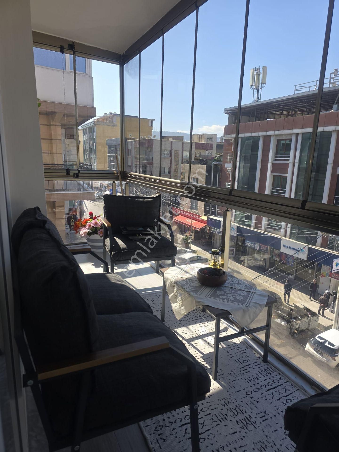 İzmir Bornova Yeşilovada Satılık Lüx 2+1 Çift Balkonlu Üç 3 Cepheli Daire - Görsel 18