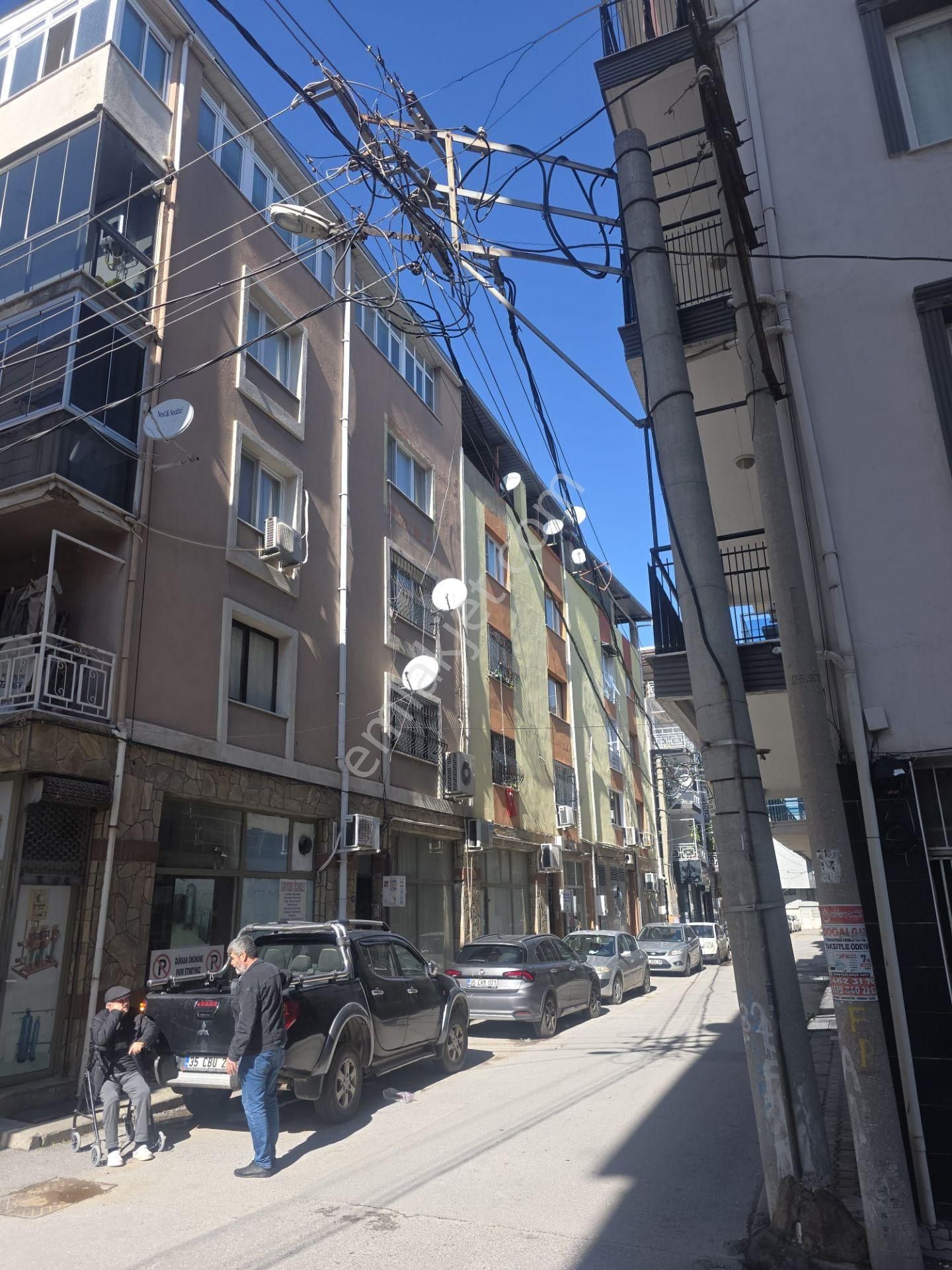 İzmir Bornova Yeşilovada Satılık Lüx 2+1 Çift Balkonlu Üç 3 Cepheli Daire - Görsel 26