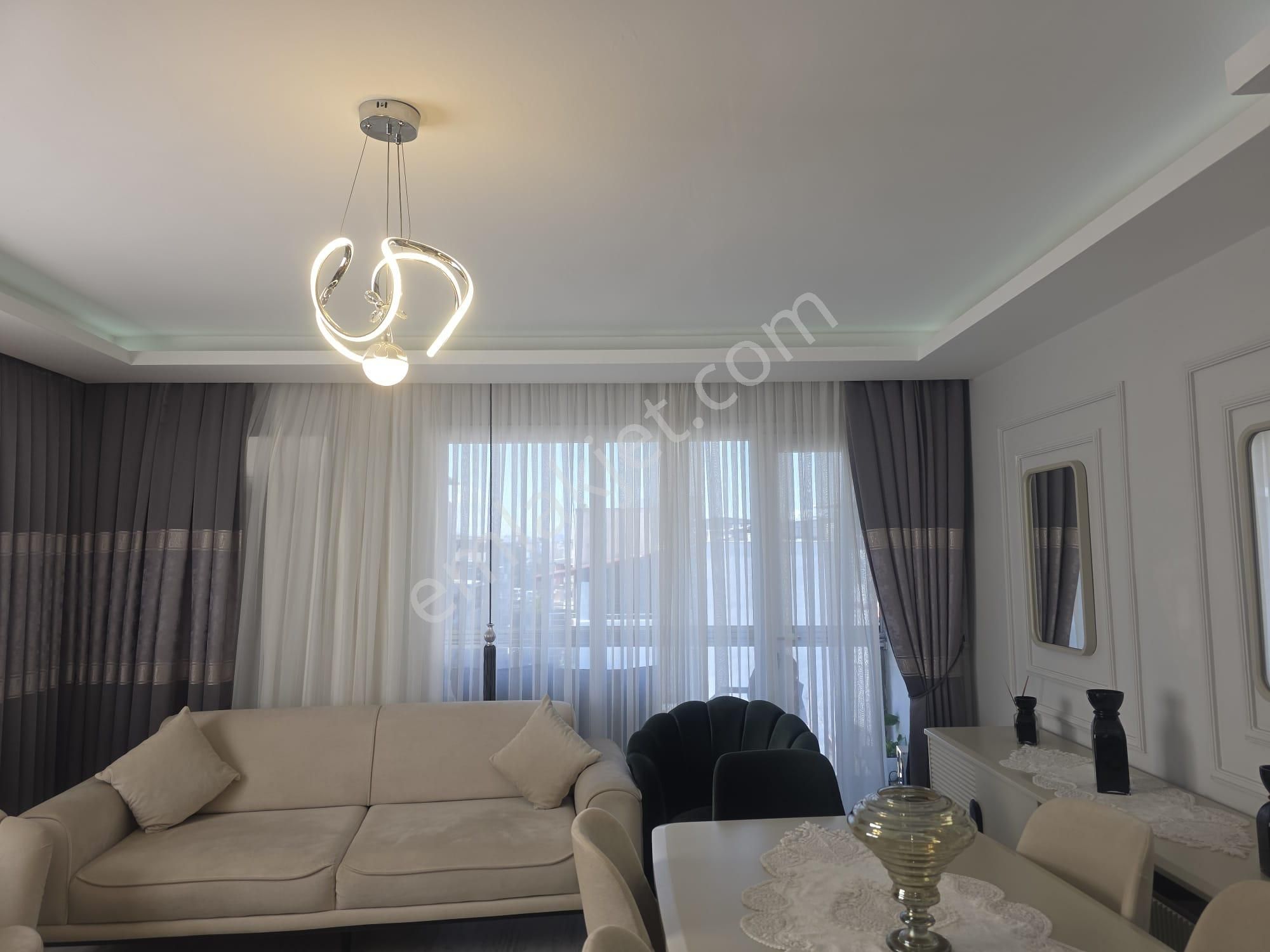 İzmir Bornova Yeşilovada Satılık Lüx 2+1 Çift Balkonlu Üç 3 Cepheli Daire - Görsel 16