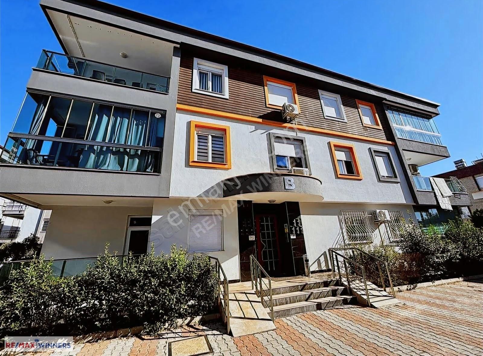 Altınova Da Nida Konutları 2 Sitesinde 2+1 Yüksek Giriş