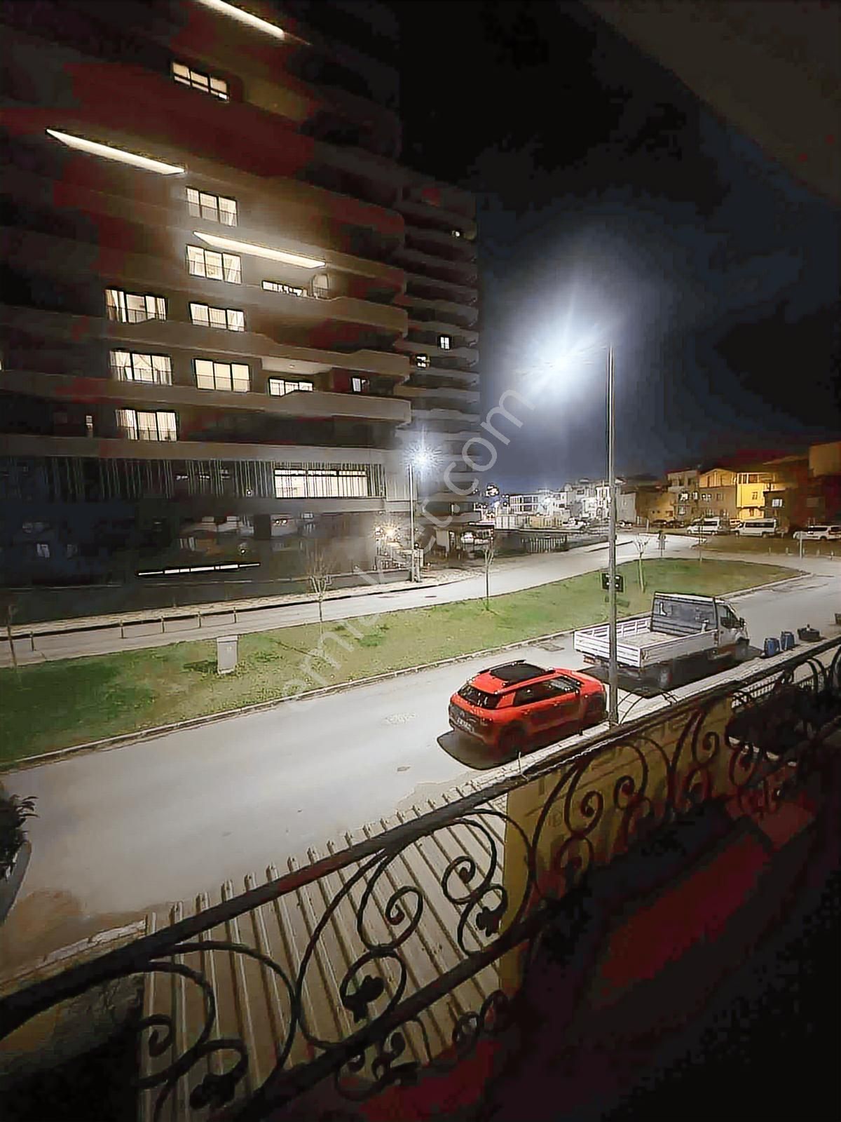 Dairenin İçi Sıfır Yenilendi-downtown Arkası 200 Metre Mesafede - Görsel 12