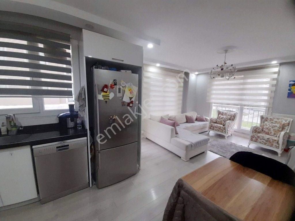Beylikdüzü Kavaklıda Kiralık Eşyalı 2+1 Daire Oturuma Kullanıma Hazır - Görsel 4