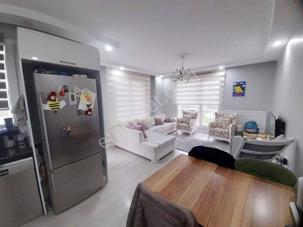 Beylikdüzü Kavaklıda Kiralık Eşyalı 2+1 Daire Oturuma Kullanıma Hazır - Görsel 3
