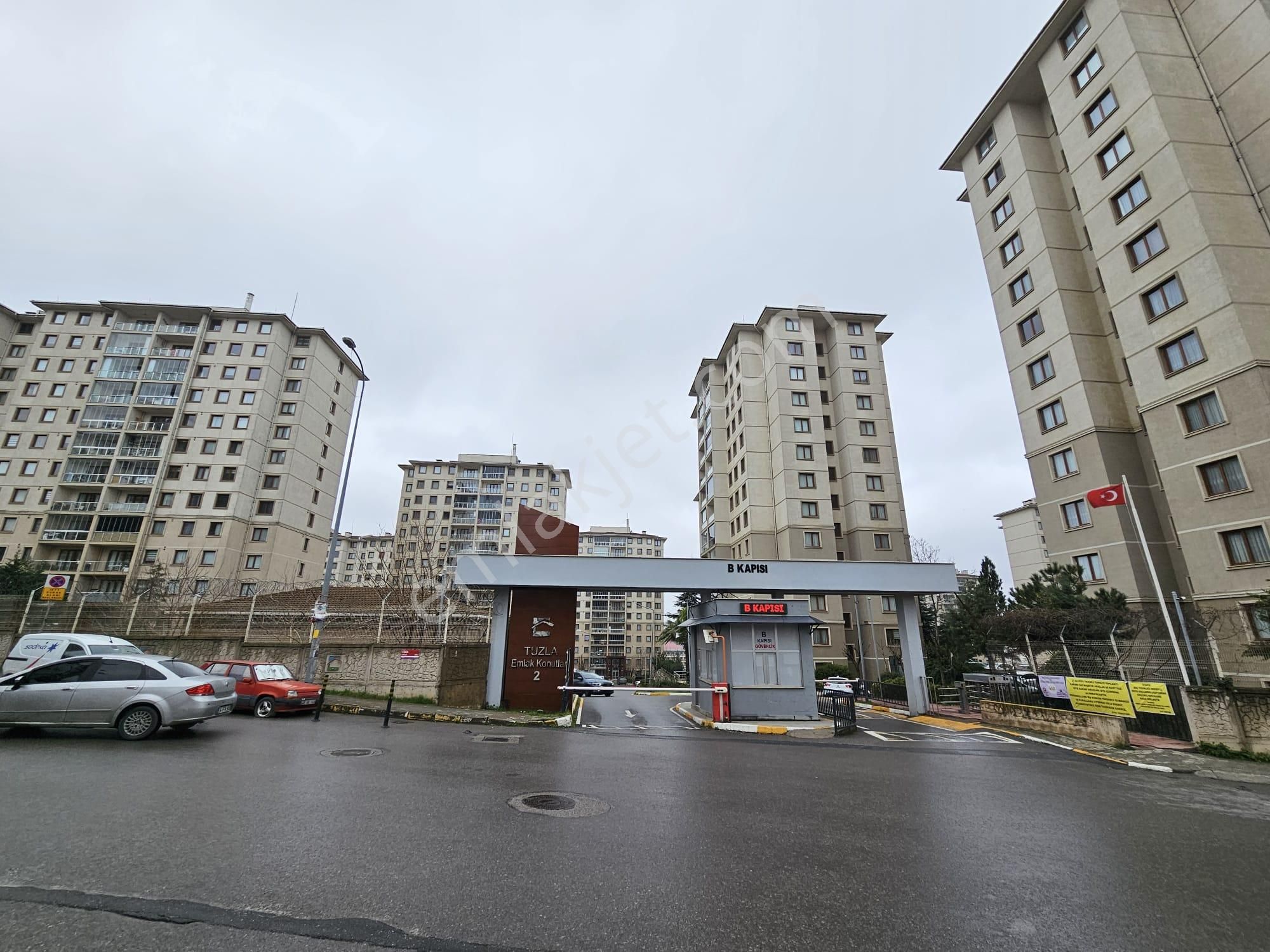 Tuzla Emlak Konutları 1.etap 2.kısım 3+1 Çift Banyolu 124 M2 Satılık Daire