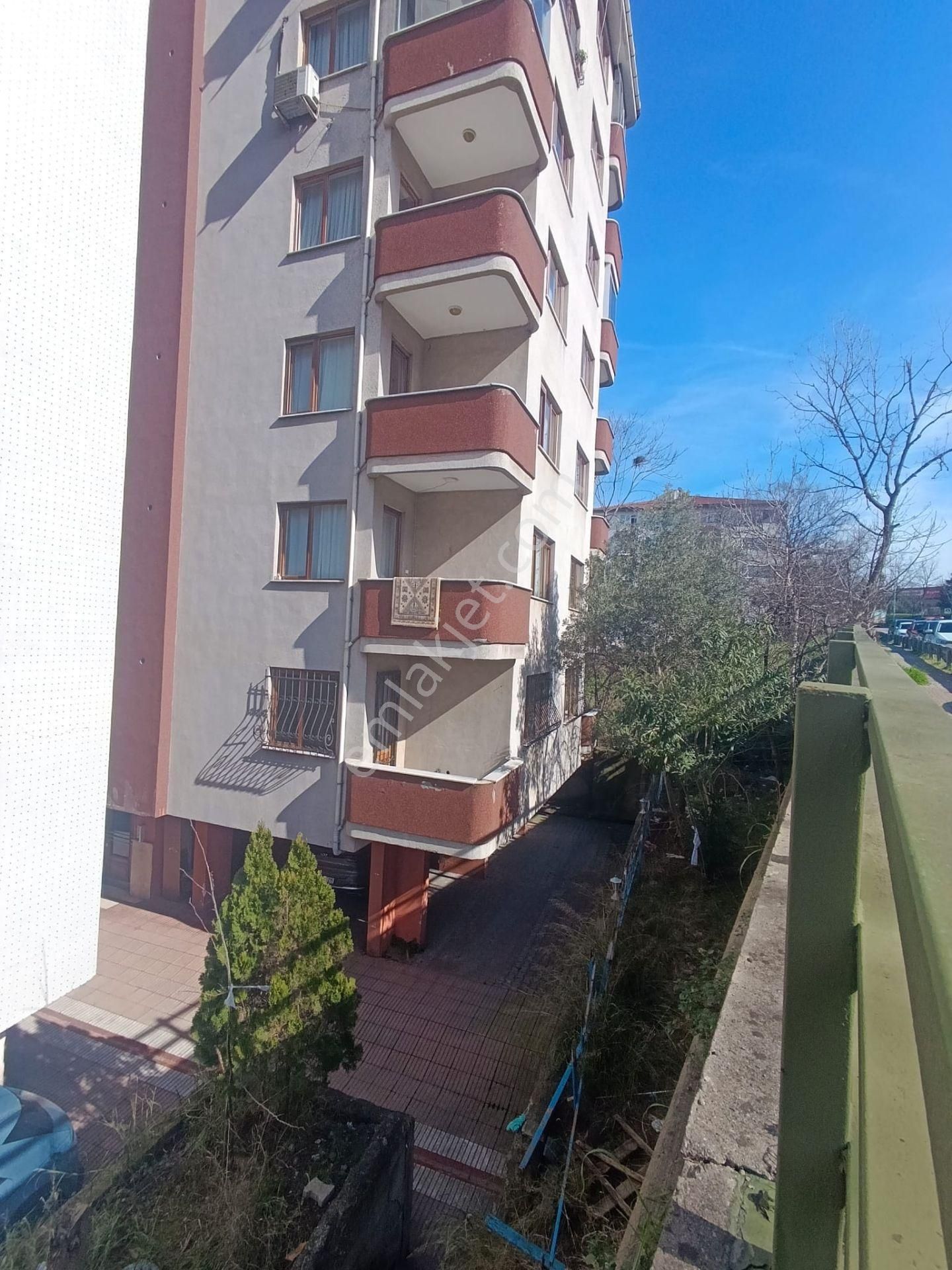 Kaptanlarda Önü Açık 125 M 3+1 Yüksek Giriş Daire