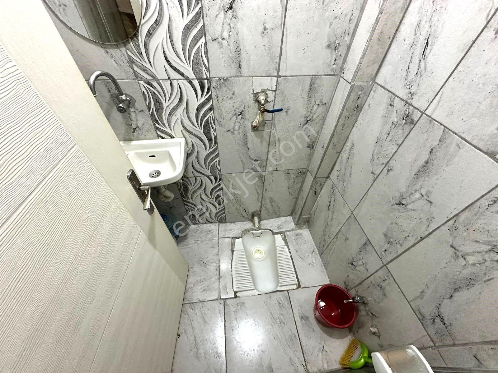 Uzman Emlak'dan Çiçekli Mh'de Yunusemre Cadde Yakını 1.katta 2+1 Yapılı Daire - Görsel 11