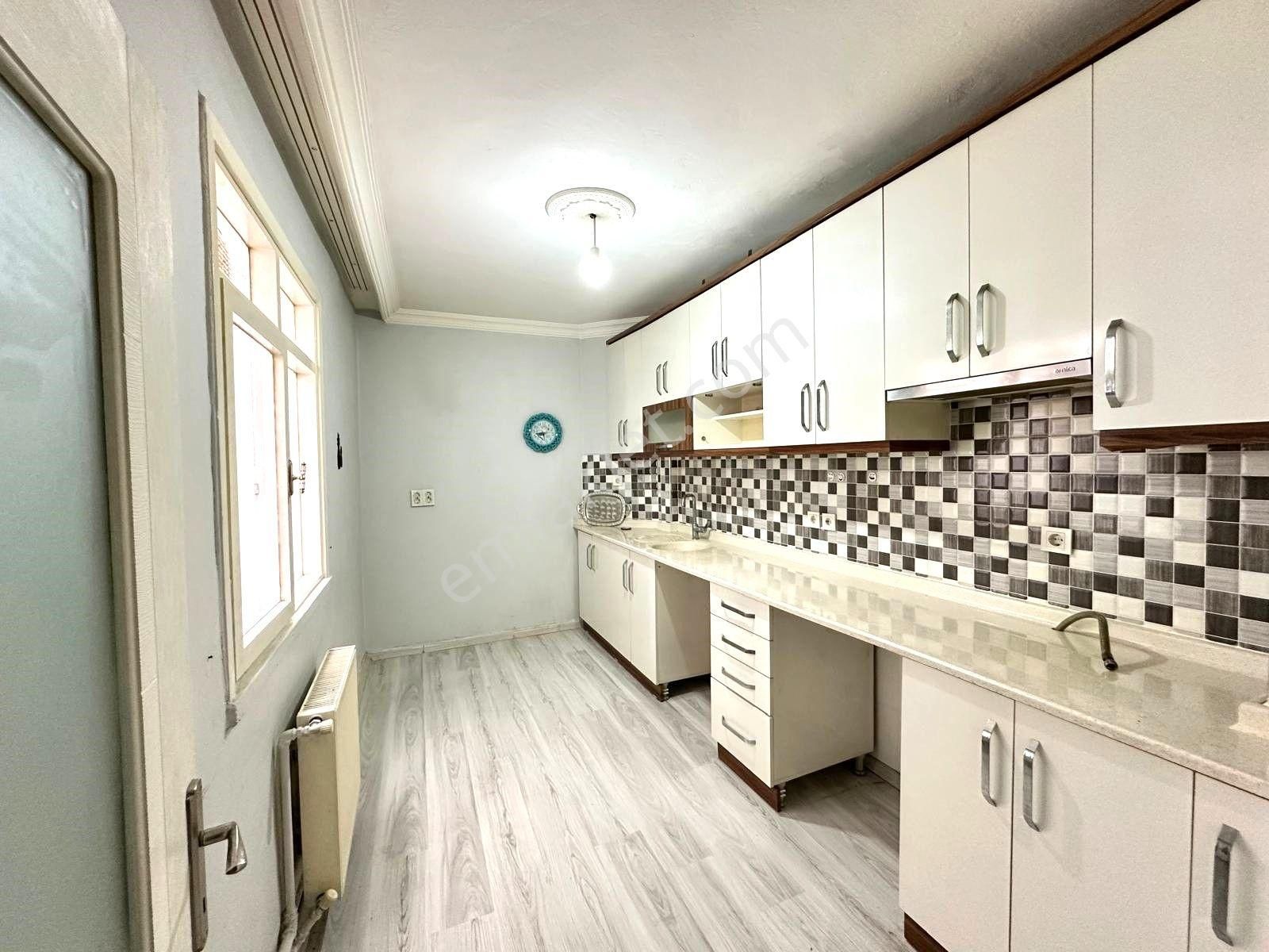 Uzman Emlak'dan Çiçekli Mh'de Yunusemre Cadde Yakını 1.katta 2+1 Yapılı Daire - Görsel 8