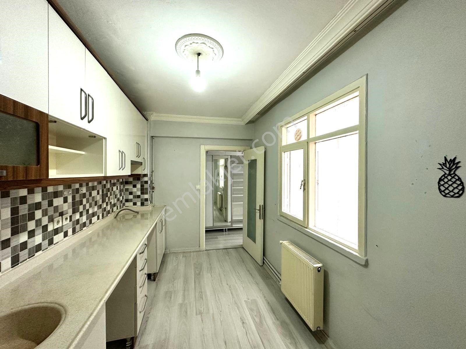 Uzman Emlak'dan Çiçekli Mh'de Yunusemre Cadde Yakını 1.katta 2+1 Yapılı Daire - Görsel 9