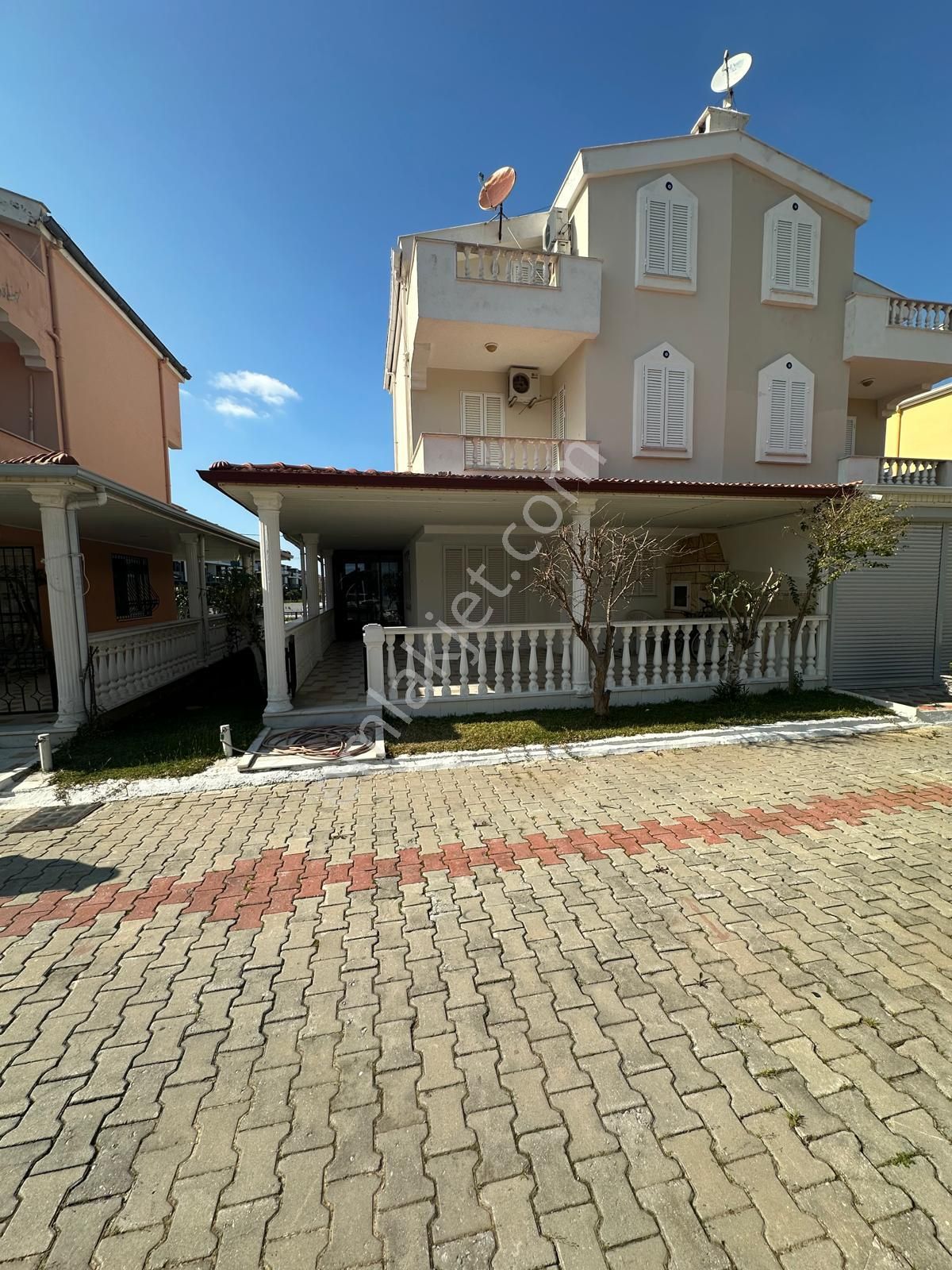 Kuşadası Davutlar Sevgi Plajına Yakın Satılık Villa - Görsel 5