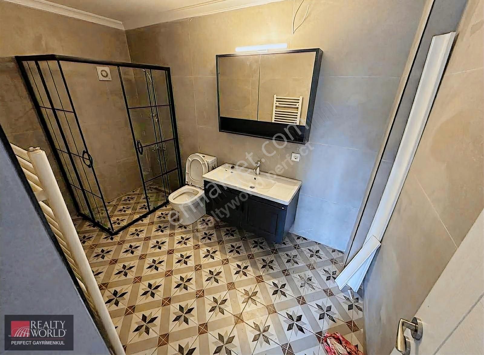 *rw* Zekeriyaköy'de Merkezi Lokasyonda Yenilenmiş Villa - Görsel 7