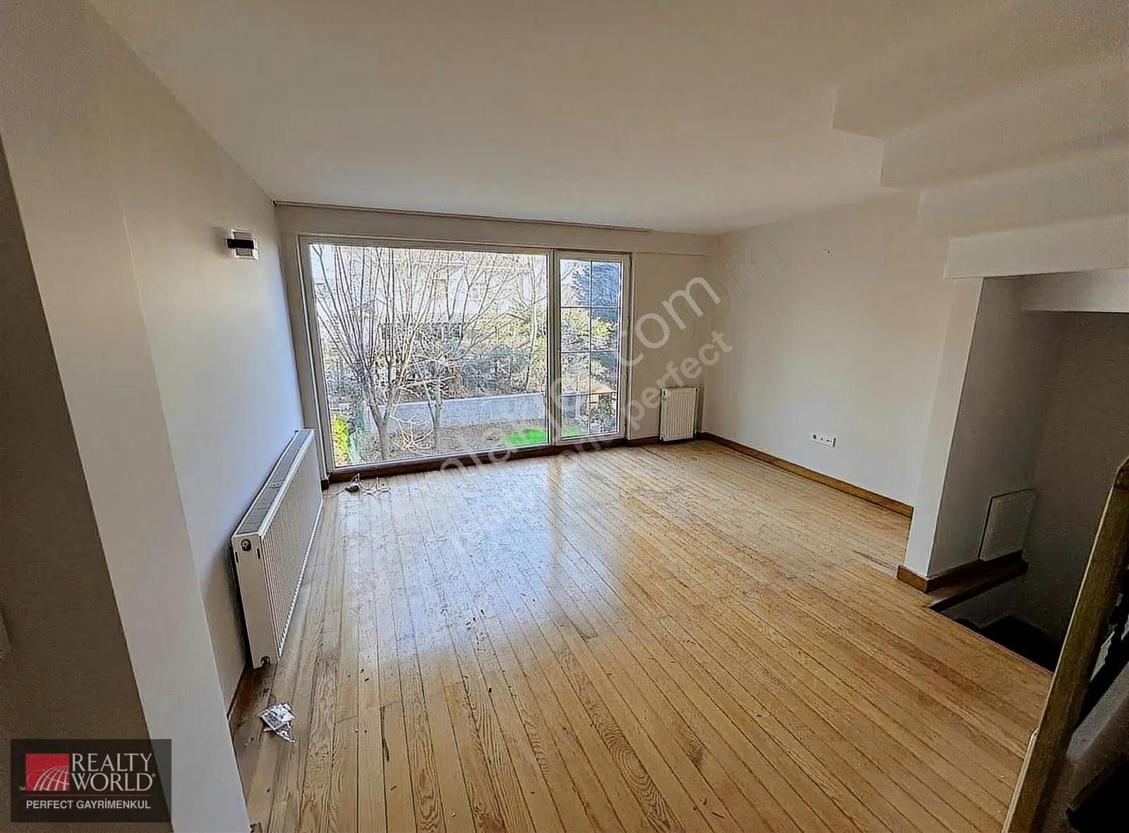 *rw* Zekeriyaköy'de Merkezi Lokasyonda Yenilenmiş Villa - Görsel 13