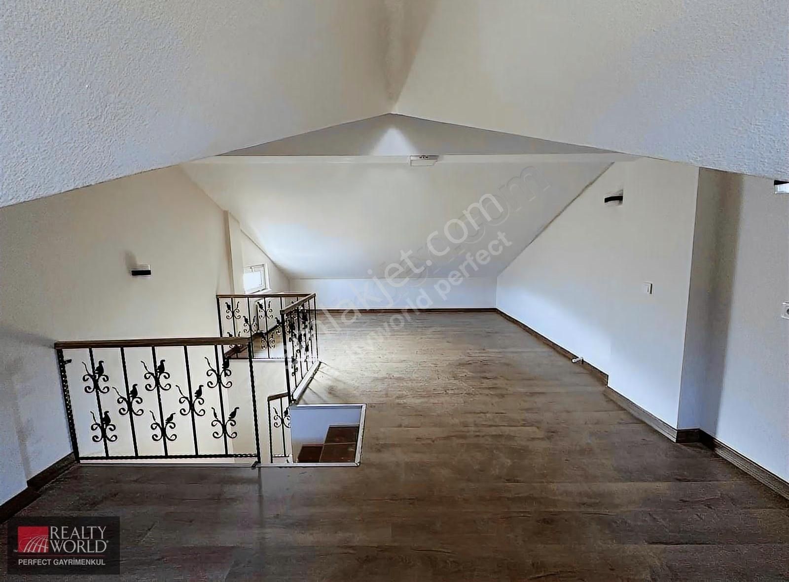 *rw* Zekeriyaköy'de Merkezi Lokasyonda Yenilenmiş Villa - Görsel 6