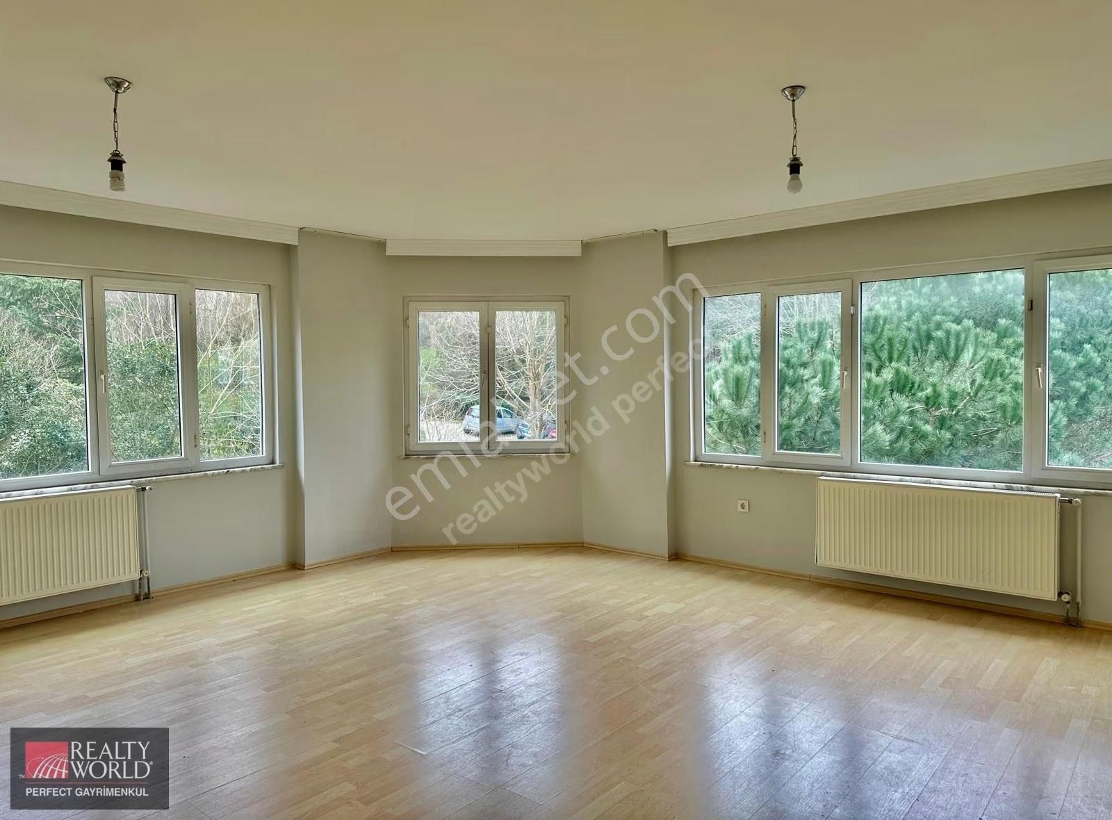 Zekeriyaköy'de Site İçerisinde Huzurlu Ferah Daire