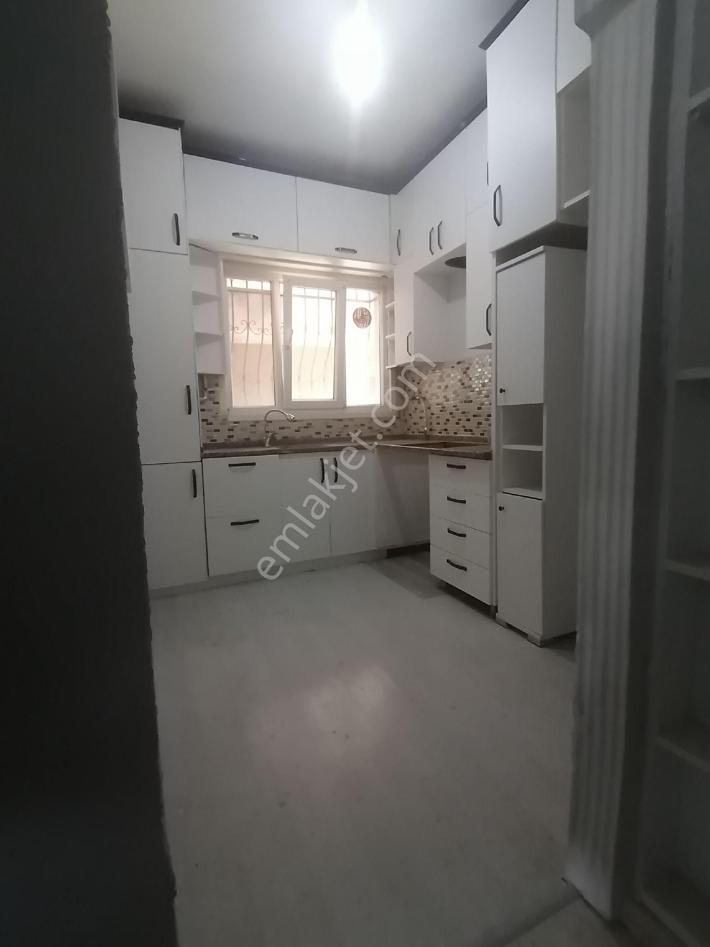 Ümraniye Tepeüstü Mahallesi Alemdağ Caddesi Metro Lar Yürüme Mesafesi 2 +1 100 Metre Balkonlu Kira - Görsel 5