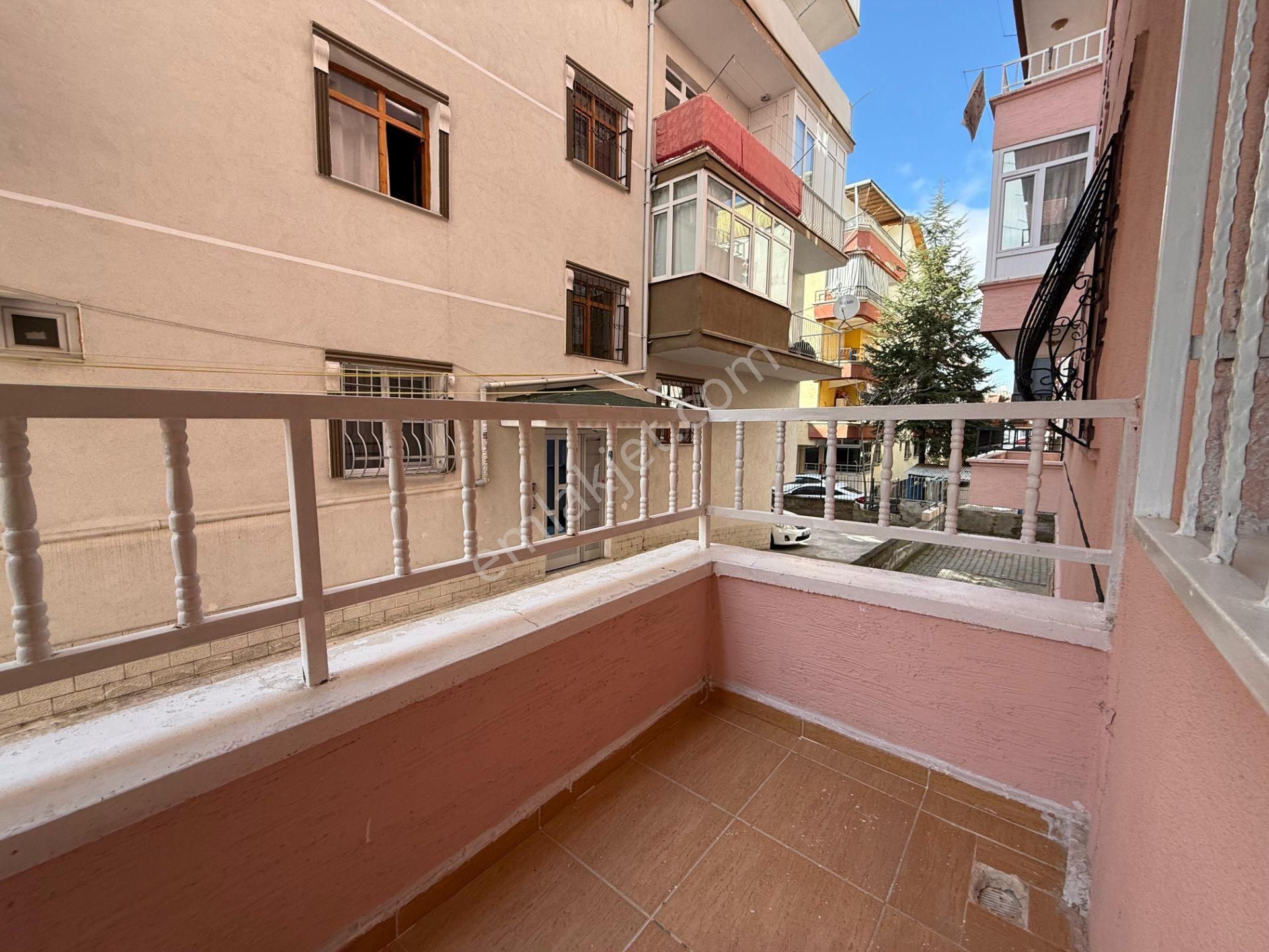 Yılmaz Gayrimenkulden Maraşal Cakmak Mah 15 Yıllık Kacırılmayacak 3+1 Fırsat Dairesi - Görsel 12