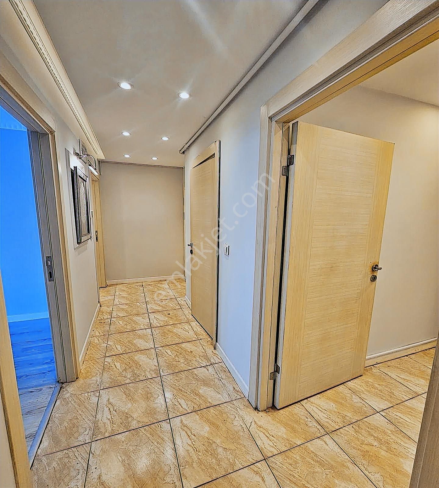 Beylikdüzü Merkezi'nde Full Dekorlu Sıfır Masrafla Satılık 2+1 - Görsel 17