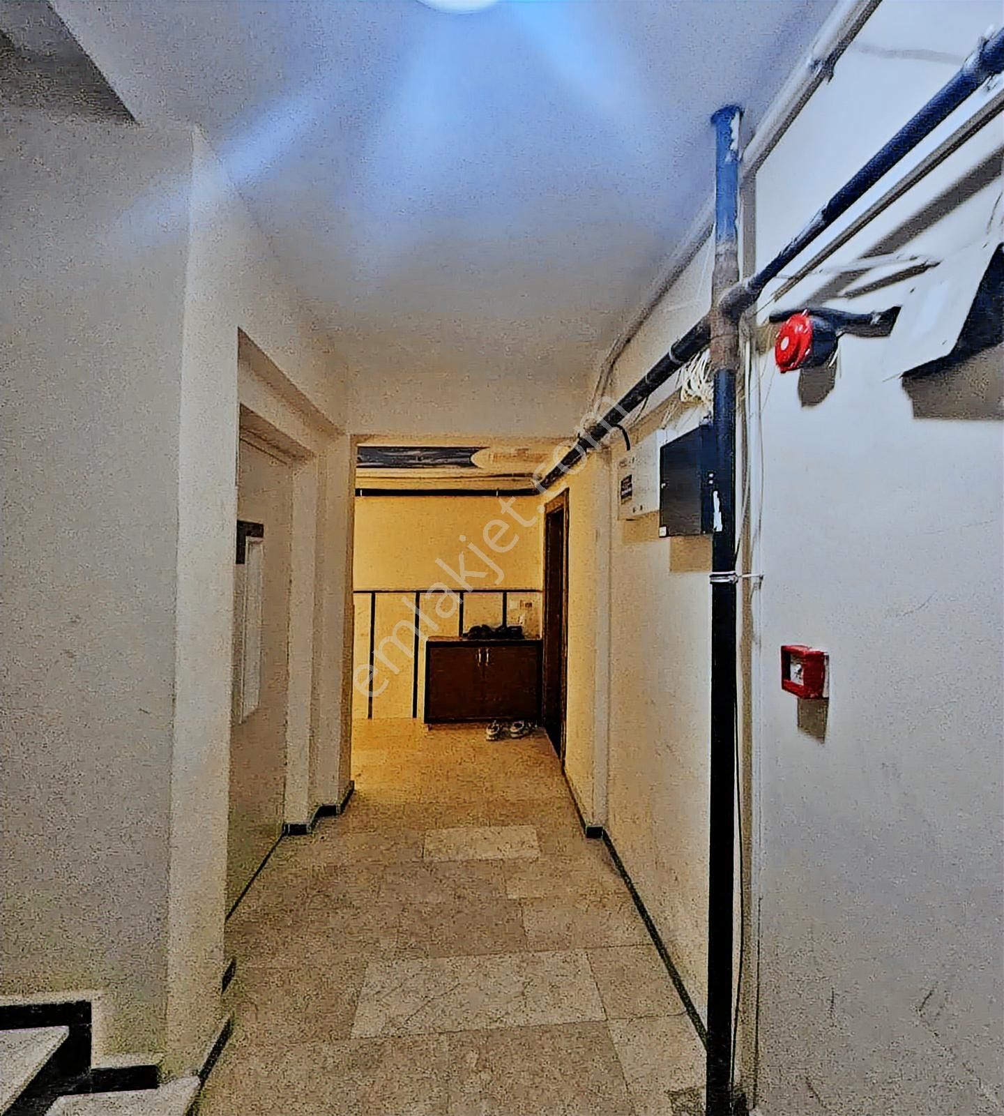 Beylikdüzü Merkezi'nde Full Dekorlu Sıfır Masrafla Satılık 2+1 - Görsel 19