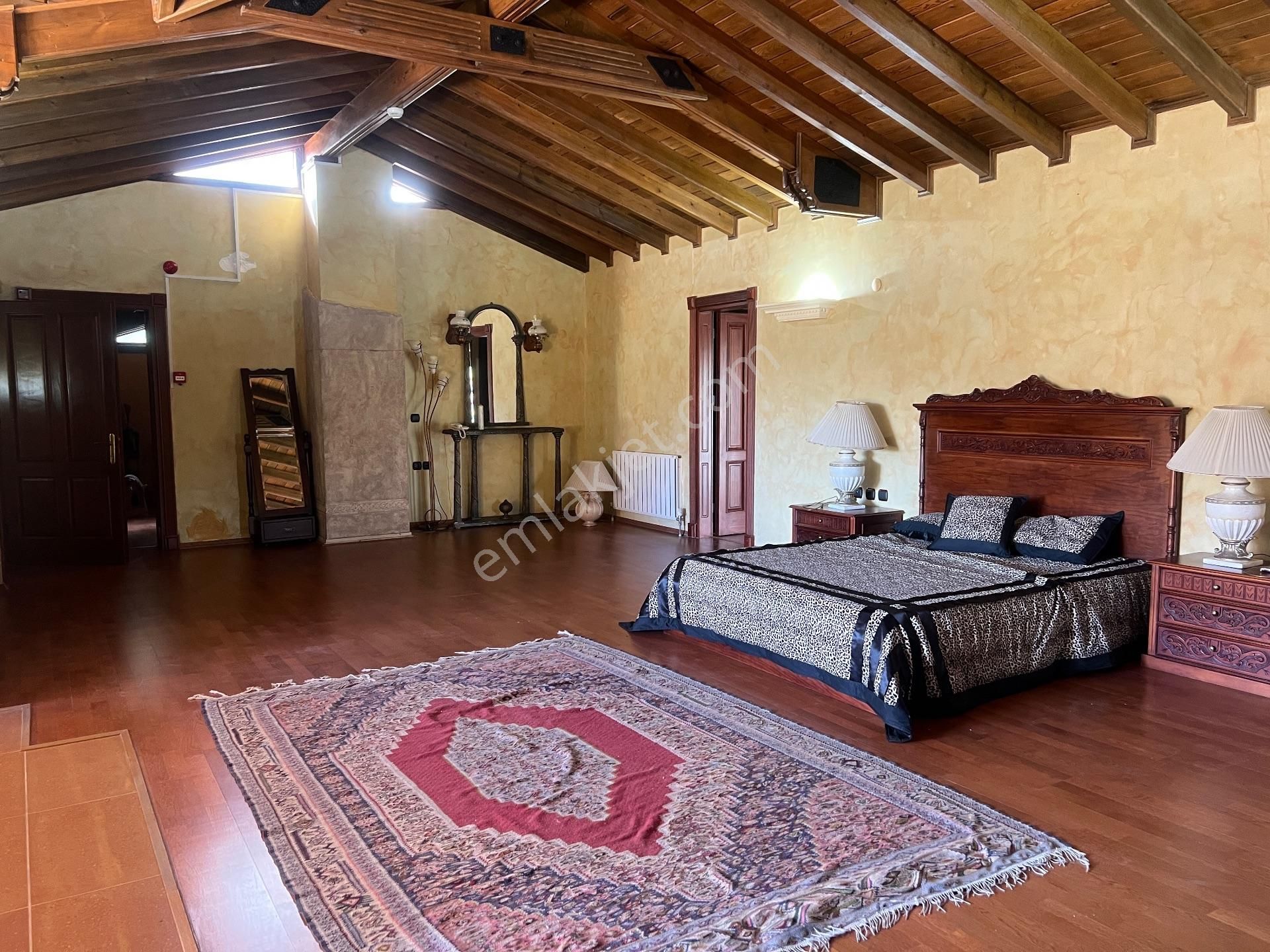 Urla İskele Ağaçlı Yolda 14 Dönüm Arsa İçerisinde Satılık Villa - Görsel 32