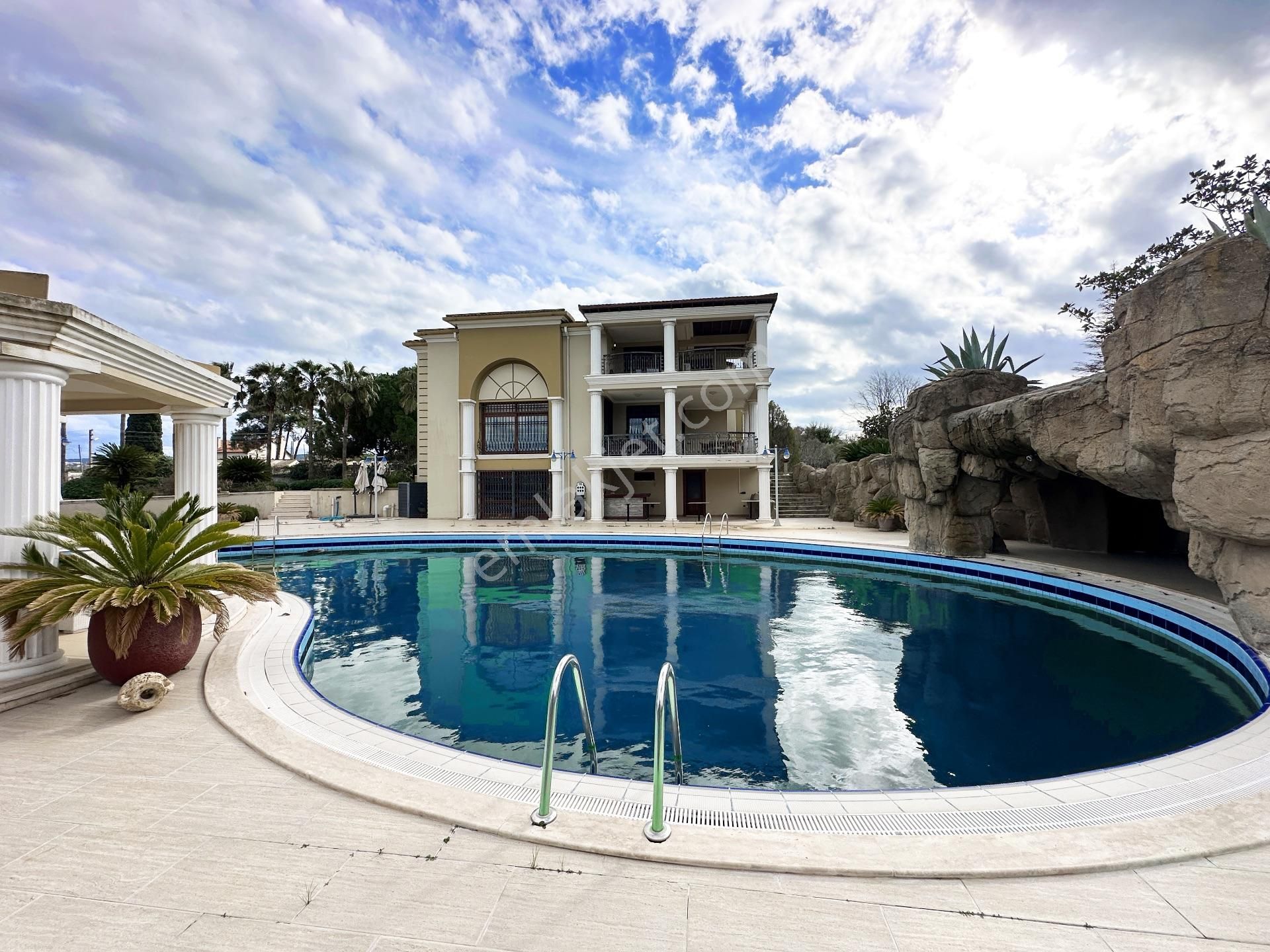 Urla İskele Ağaçlı Yolda 14 Dönüm Arsa İçerisinde Satılık Villa - Görsel 17