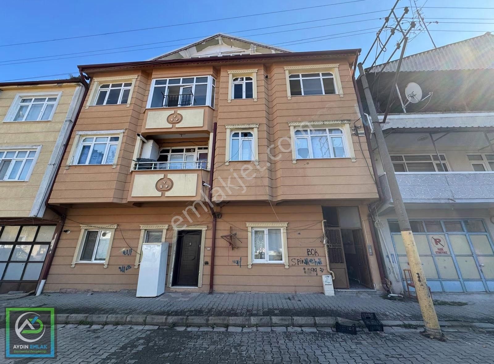 Ömercikler Çarşı Merkez'de Kiralık 2+1 Daire 3.kat Akyazı
