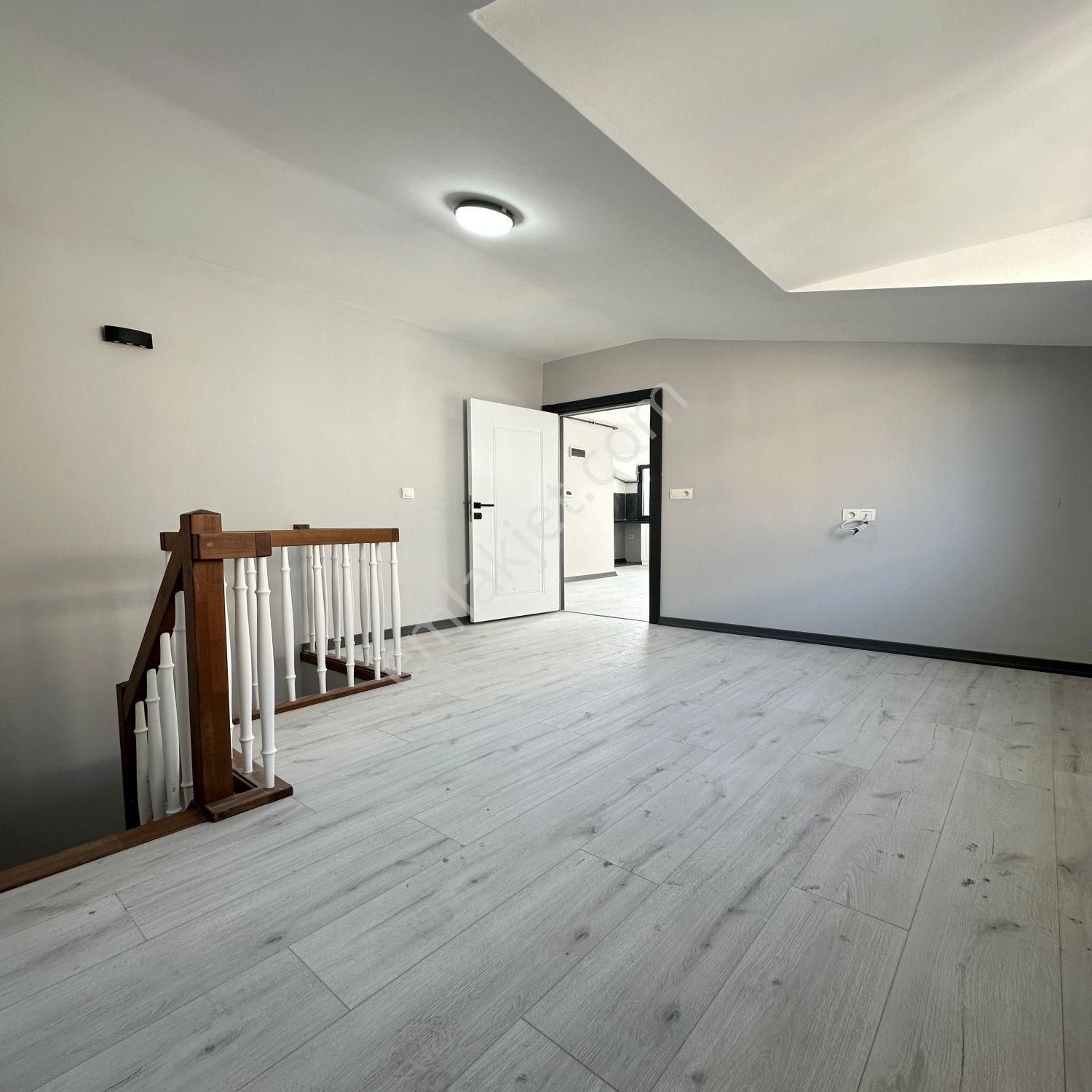 Beylikdüzü Yakuplu Mah Merkezi Konum'da Satılık Dubleks - Görsel 10