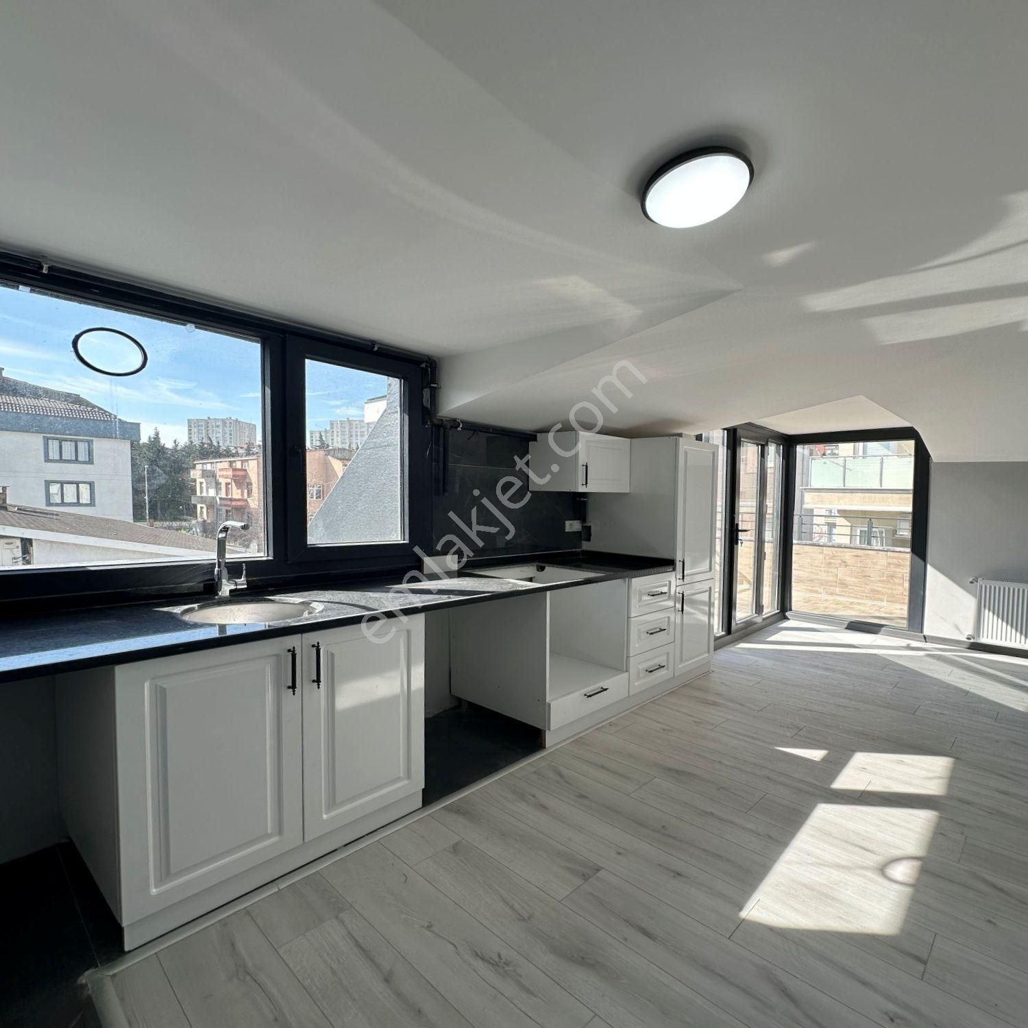 Beylikdüzü Yakuplu Mah Merkezi Konum'da Satılık Dubleks - Görsel 4