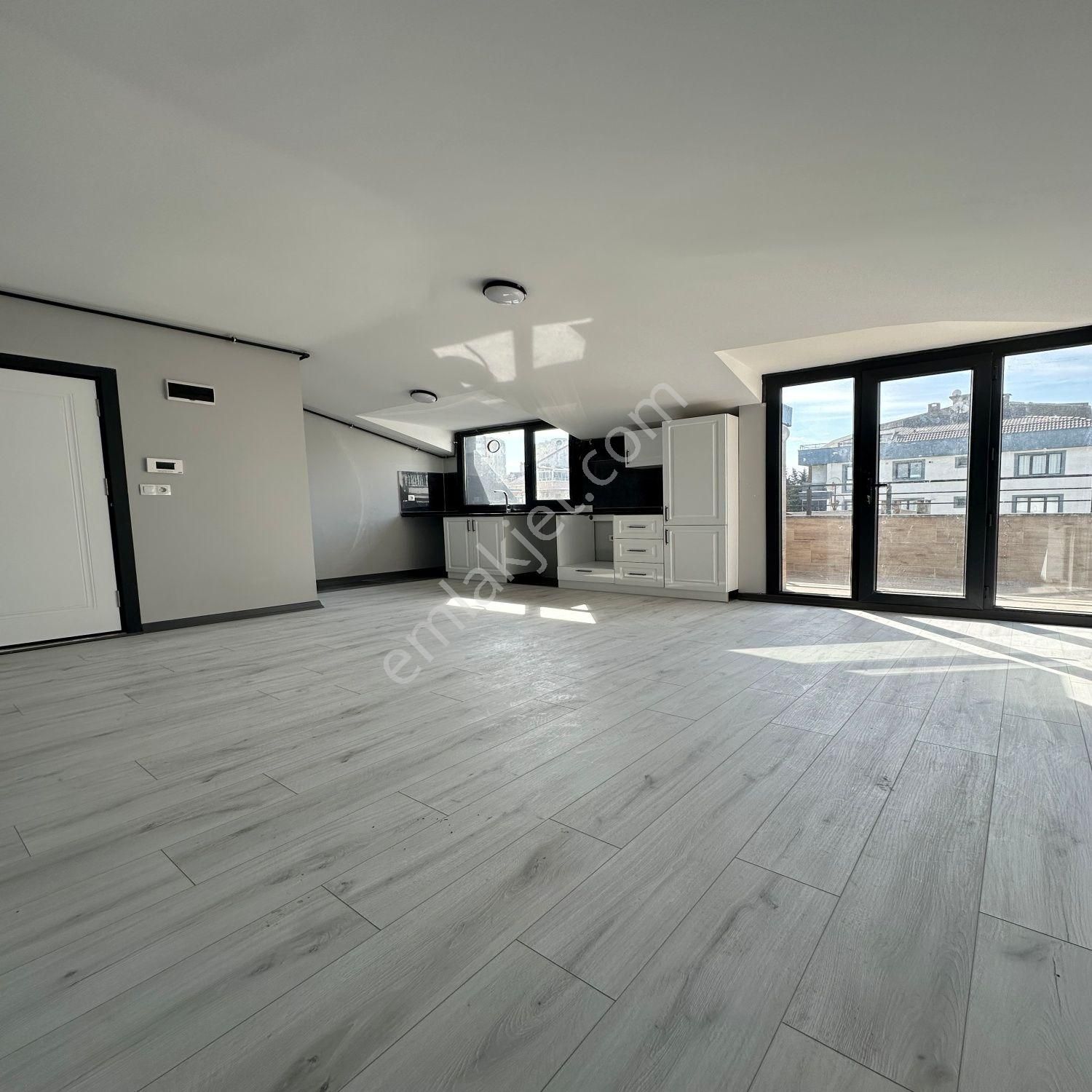 Beylikdüzü Yakuplu Mah Merkezi Konum'da Satılık Dubleks - Görsel 7