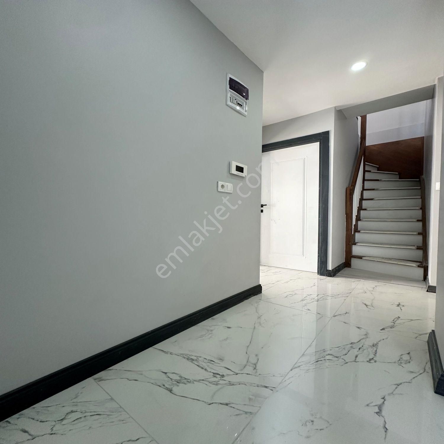 Beylikdüzü Yakuplu Mah Merkezi Konum'da Satılık Dubleks - Görsel 12