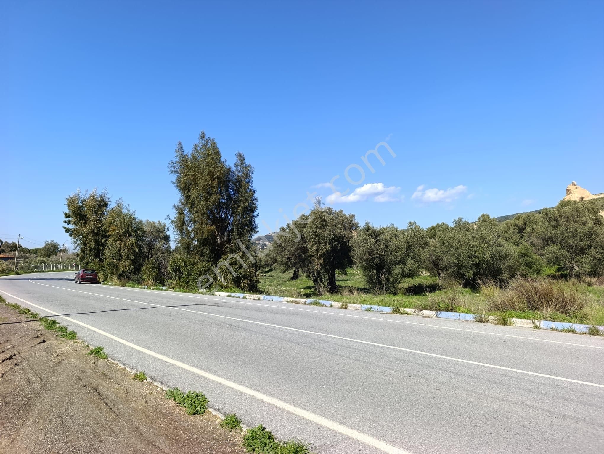 Foça Fevzipaşa Mah. Satılık 2183m2 Arsa