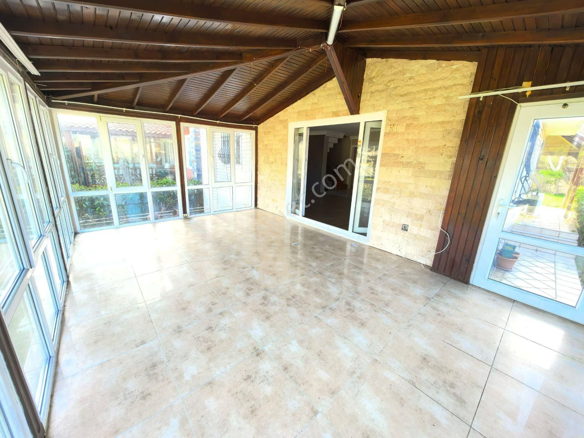 Kurtoğlu'ndan Uskumruköy Arıköy'de Deniz'e Yakın Köşe Villa - Görsel 21