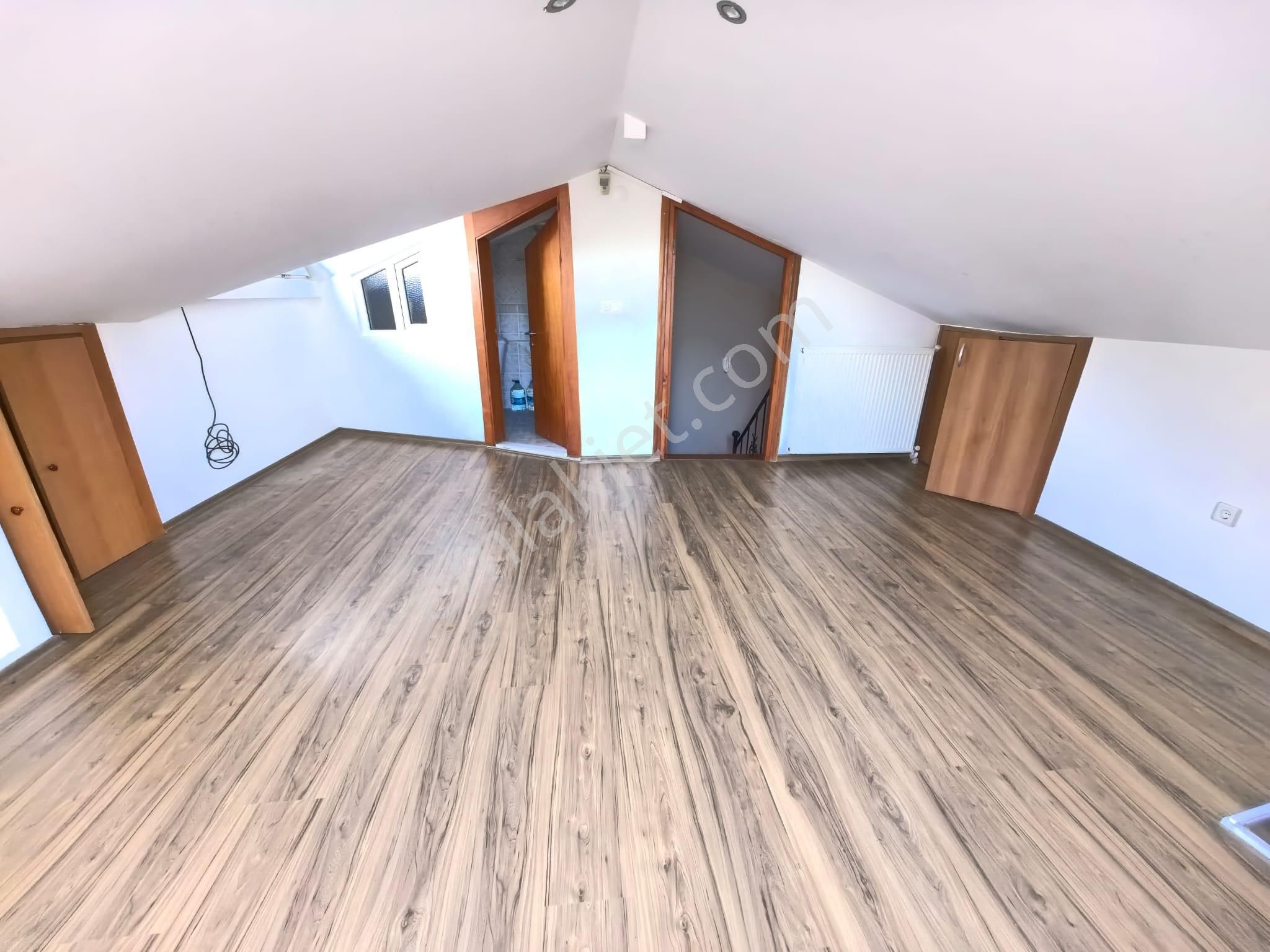 Kurtoğlu'ndan Uskumruköy Arıköy'de Deniz'e Yakın Köşe Villa - Görsel 3