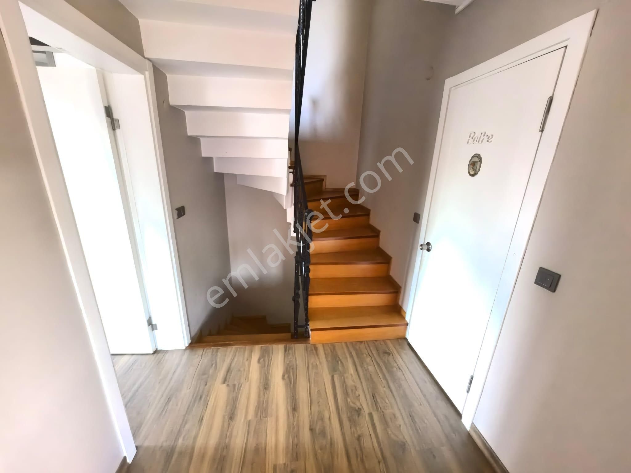 Kurtoğlu'ndan Uskumruköy Arıköy'de Deniz'e Yakın Köşe Villa - Görsel 4