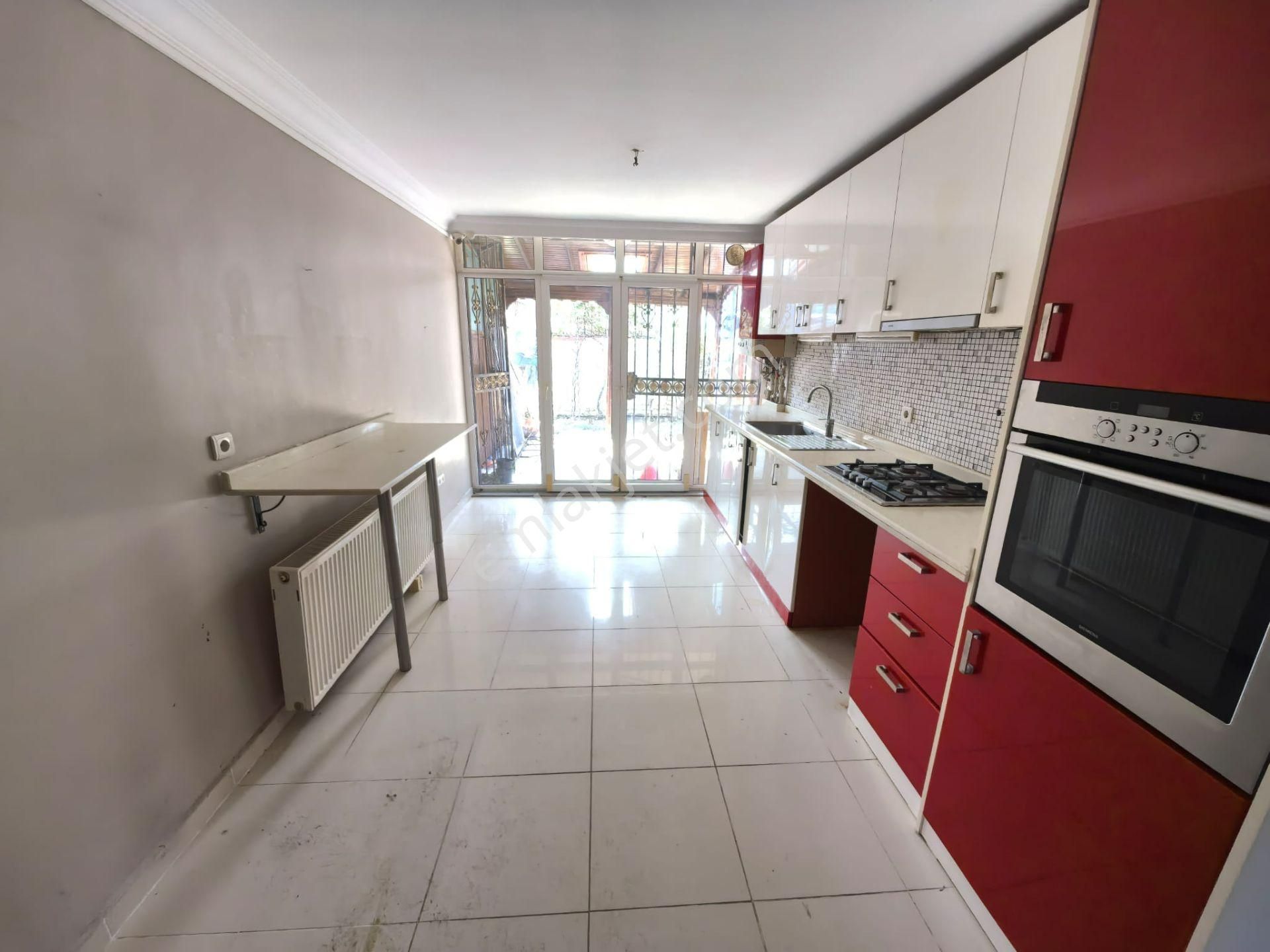 Kurtoğlu'ndan Uskumruköy Arıköy'de Deniz'e Yakın Köşe Villa - Görsel 11