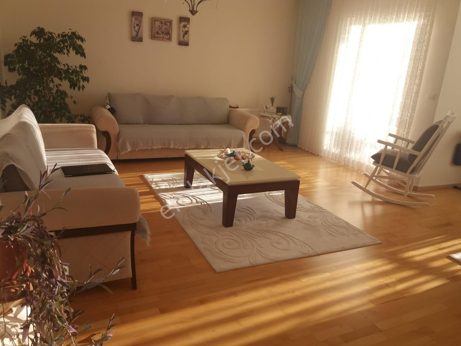 Fırsat! Eskişehir Yolu Turkuaz Mahallesinde Katta Güneşli İyi Konumda 4+1 Daire