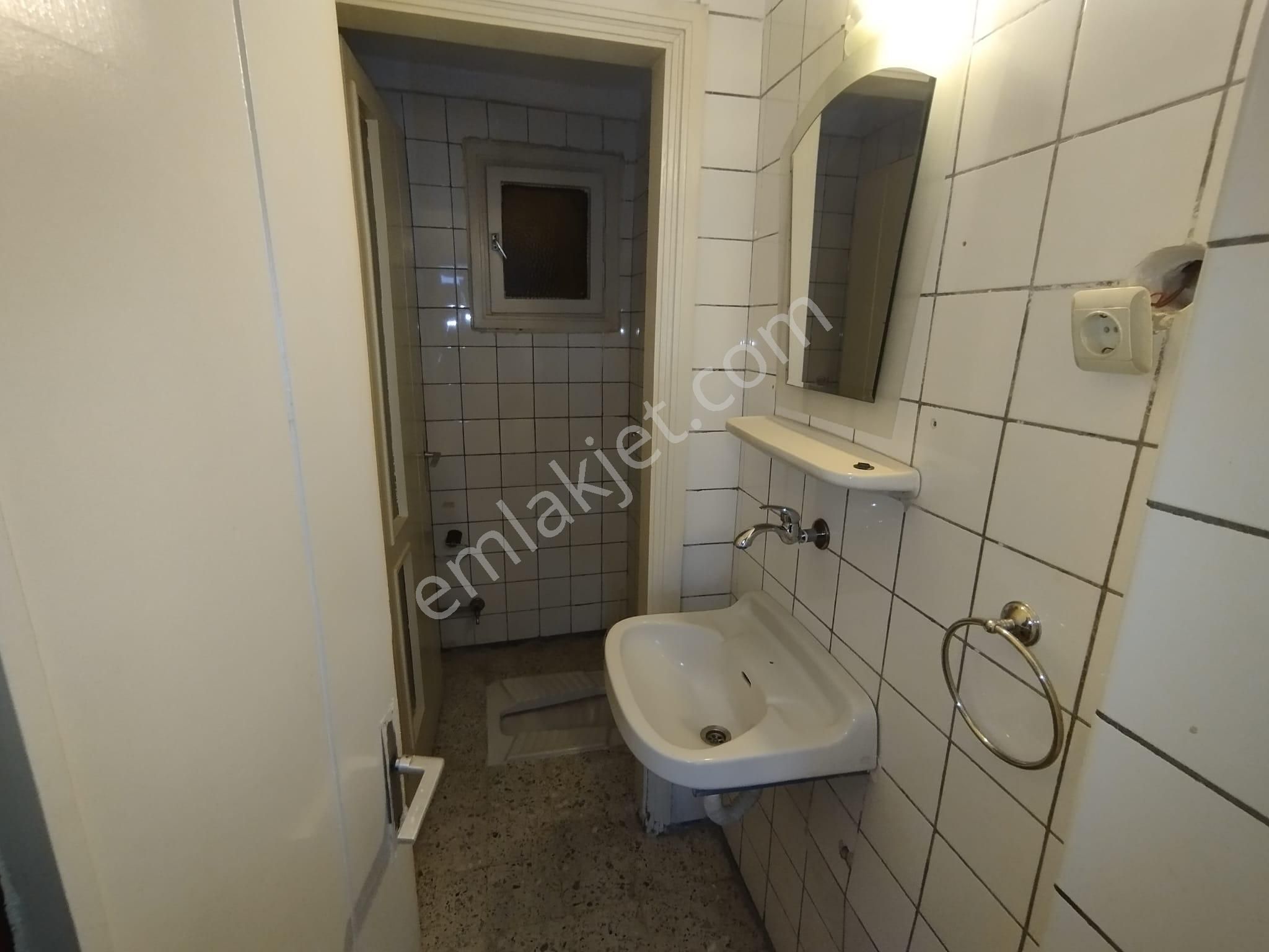 Atatürk Caddesine Yakın Mükemmel Lokasyonda 3+1 Kapalı Mutfaklı Doğalgazlı Daire - Görsel 2