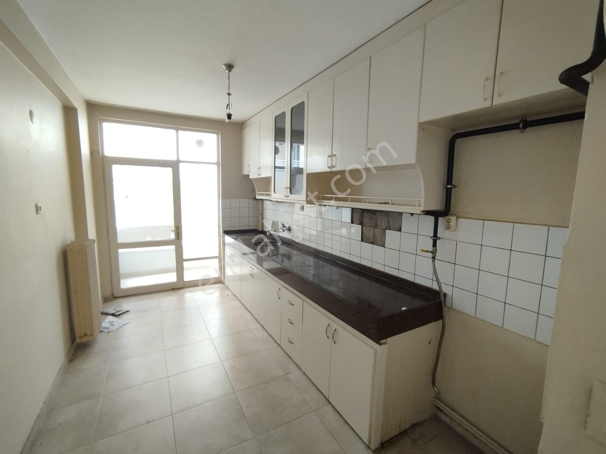 Atatürk Caddesine Yakın Mükemmel Lokasyonda 3+1 Kapalı Mutfaklı Doğalgazlı Daire - Görsel 22