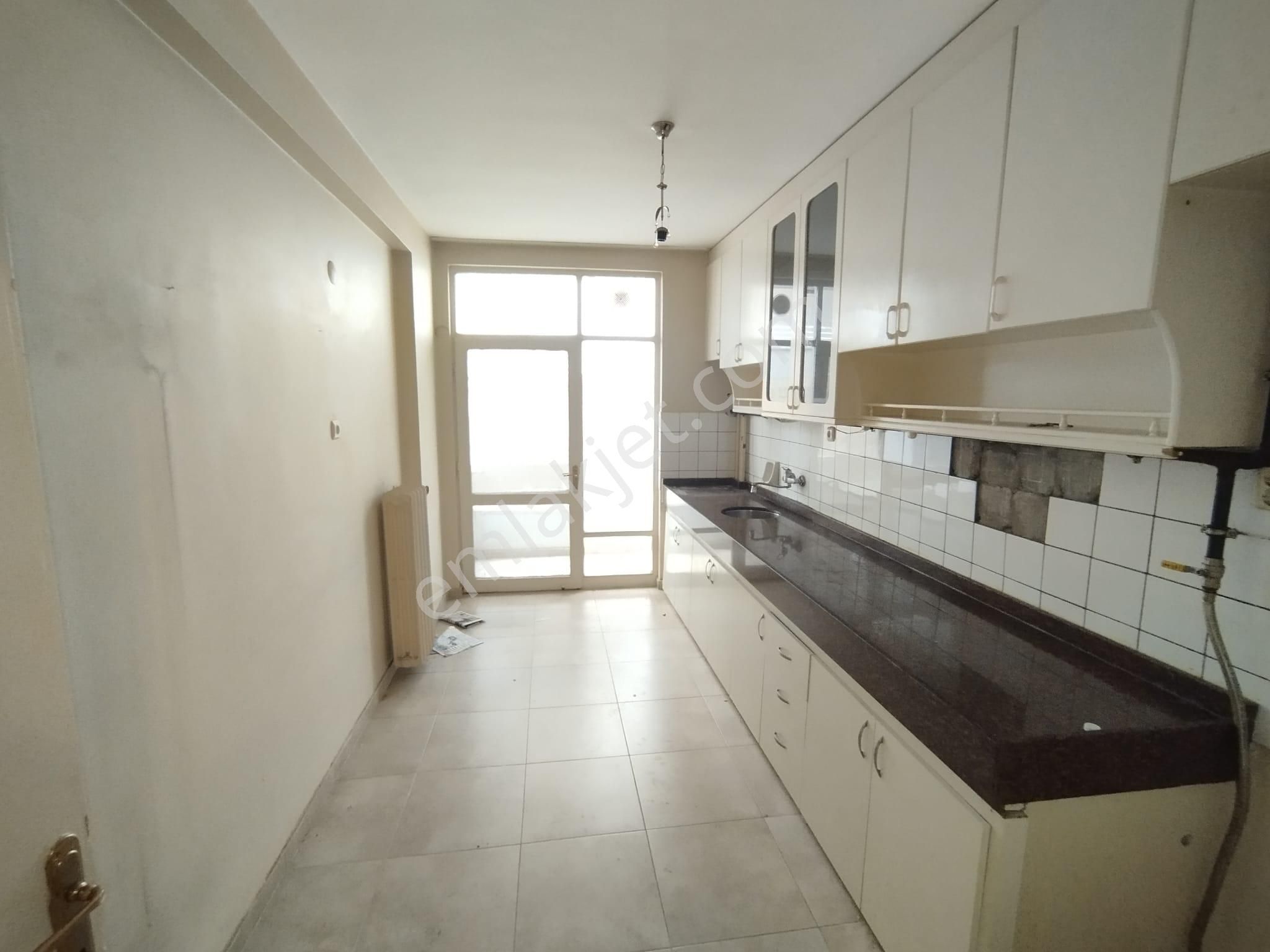 Atatürk Caddesine Yakın Mükemmel Lokasyonda 3+1 Kapalı Mutfaklı Doğalgazlı Daire - Görsel 14