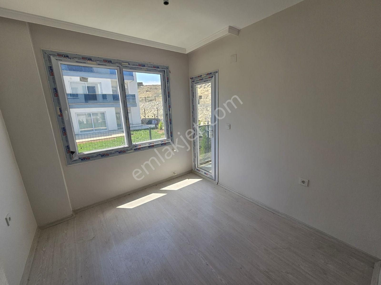 Kabasakalda Sosyal Donatılı+havuzlu+güvenlikli+ 2+1 Açık Mutfak Satılık Daire - Görsel 9