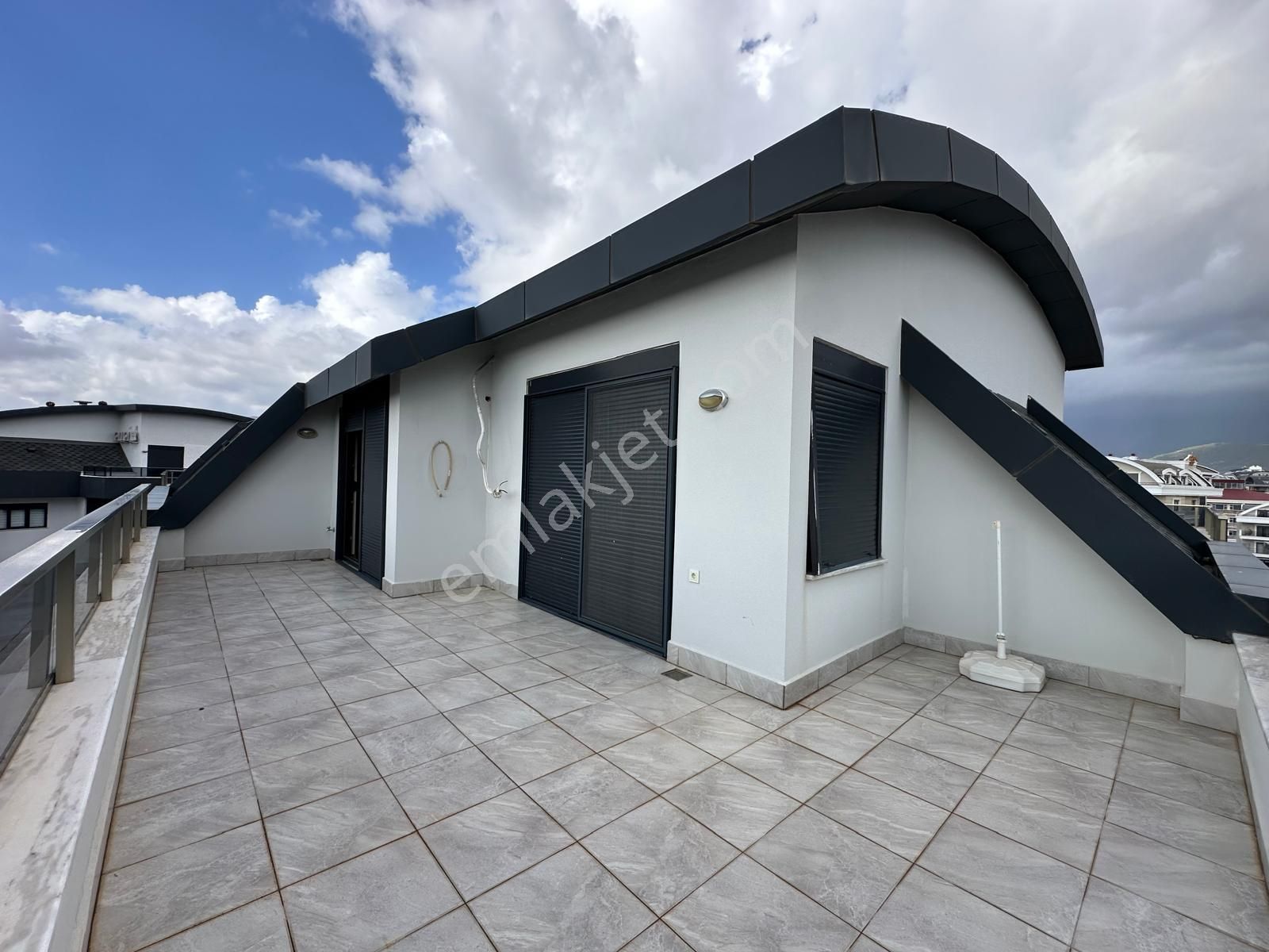 Alanya Oba'da Satılık Lüks Site İçi Manzaralı 6+1 Geniş Dubleks - Görsel 31
